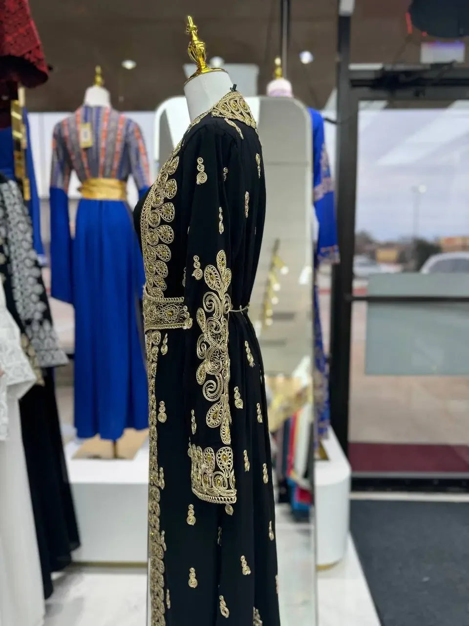 Indulge in Luxury: Exquisite Kaftan Palestinian Elegance