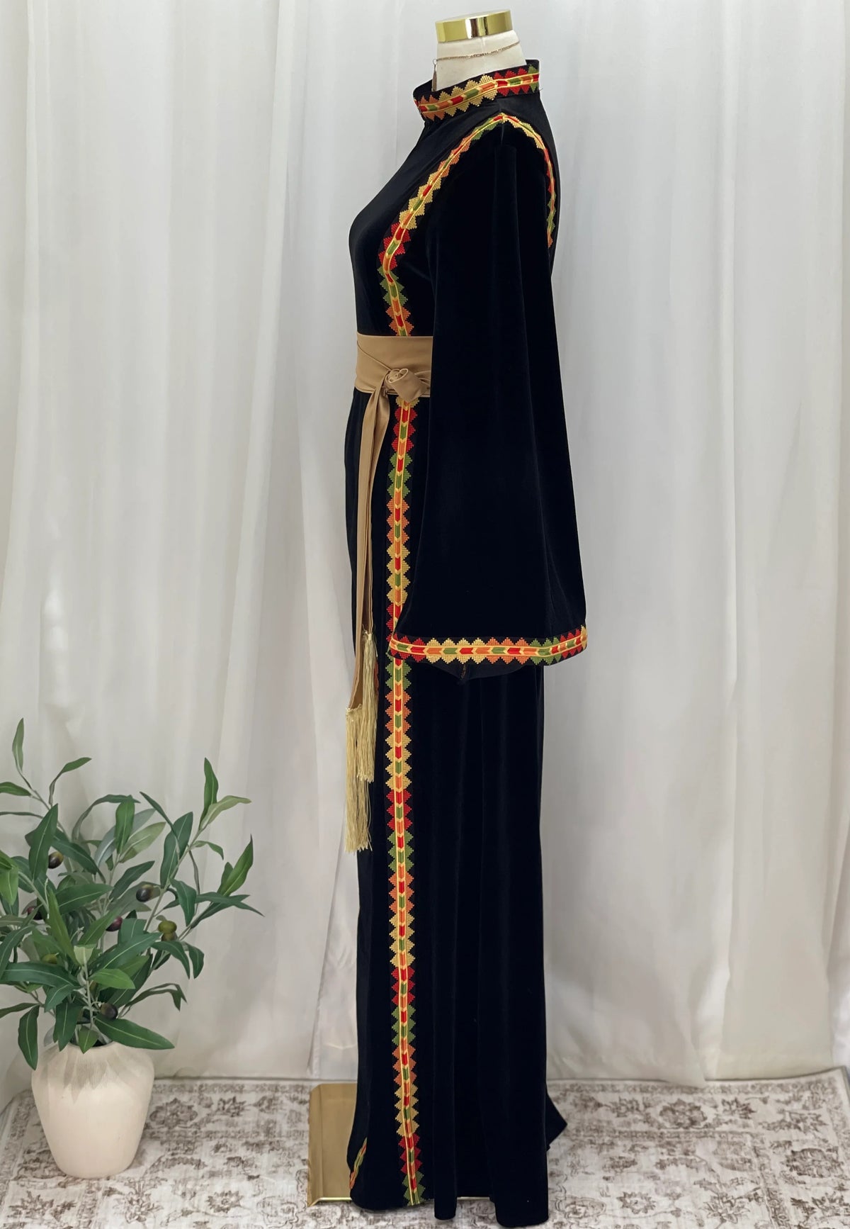 Manajel Grace Velvet Thobe - Palestinian Elegance