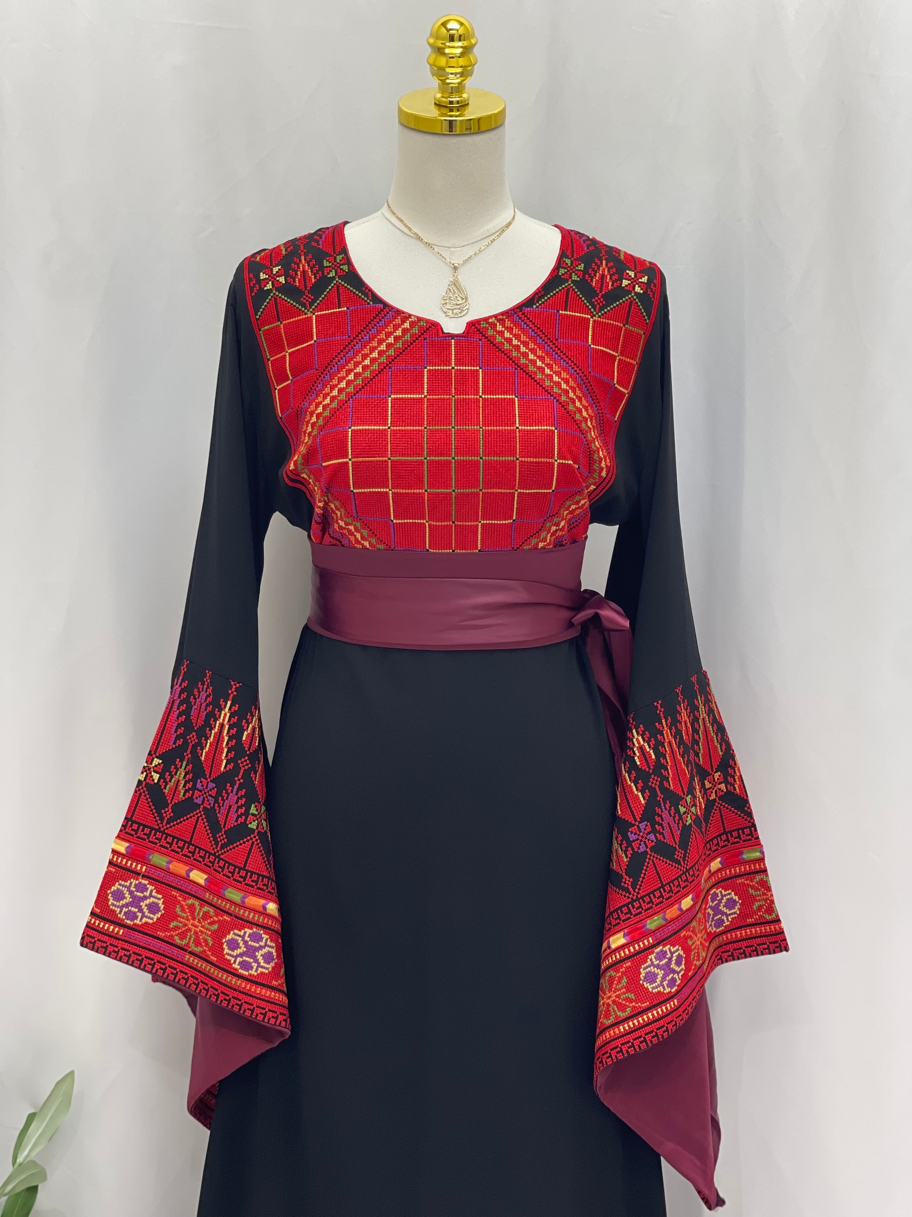 Elegant Embroidered Thoub – Sophisticated Tradition & Modern Luxury - Palestinian Elegance