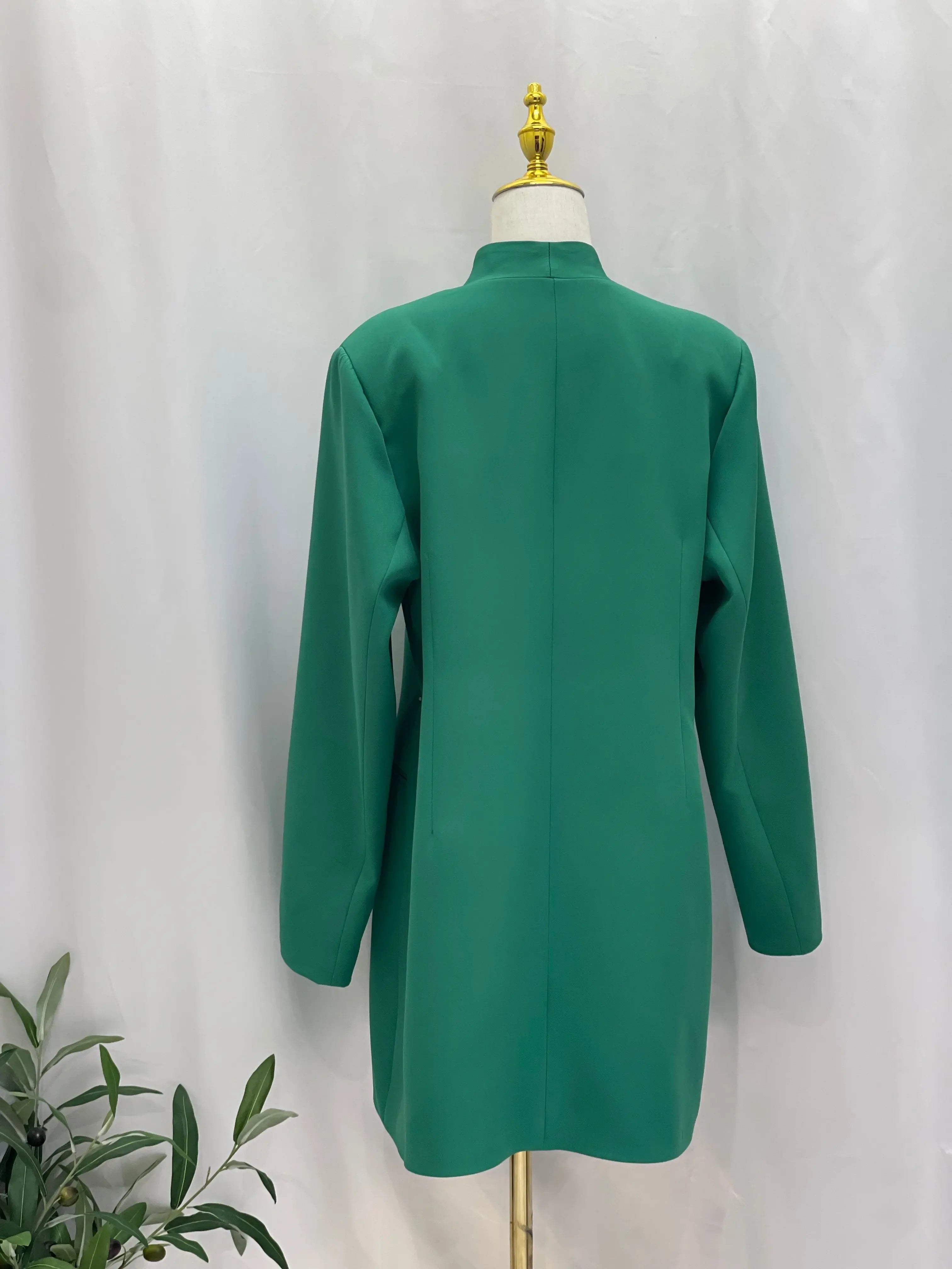 Sleek Sophistication: The Long Blazer Palestinian Elegance