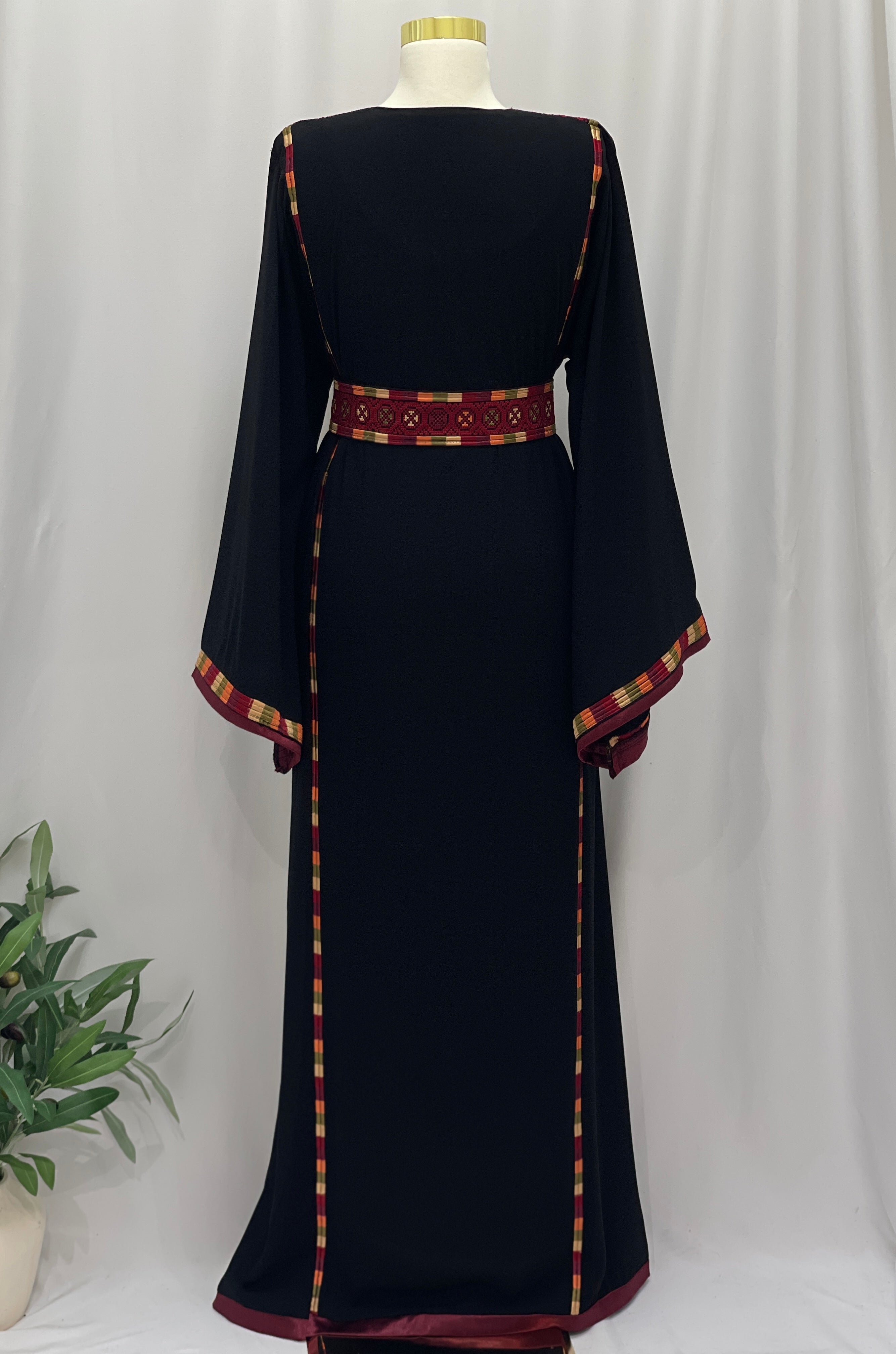 Manajel Embroidered Classic Thobe
