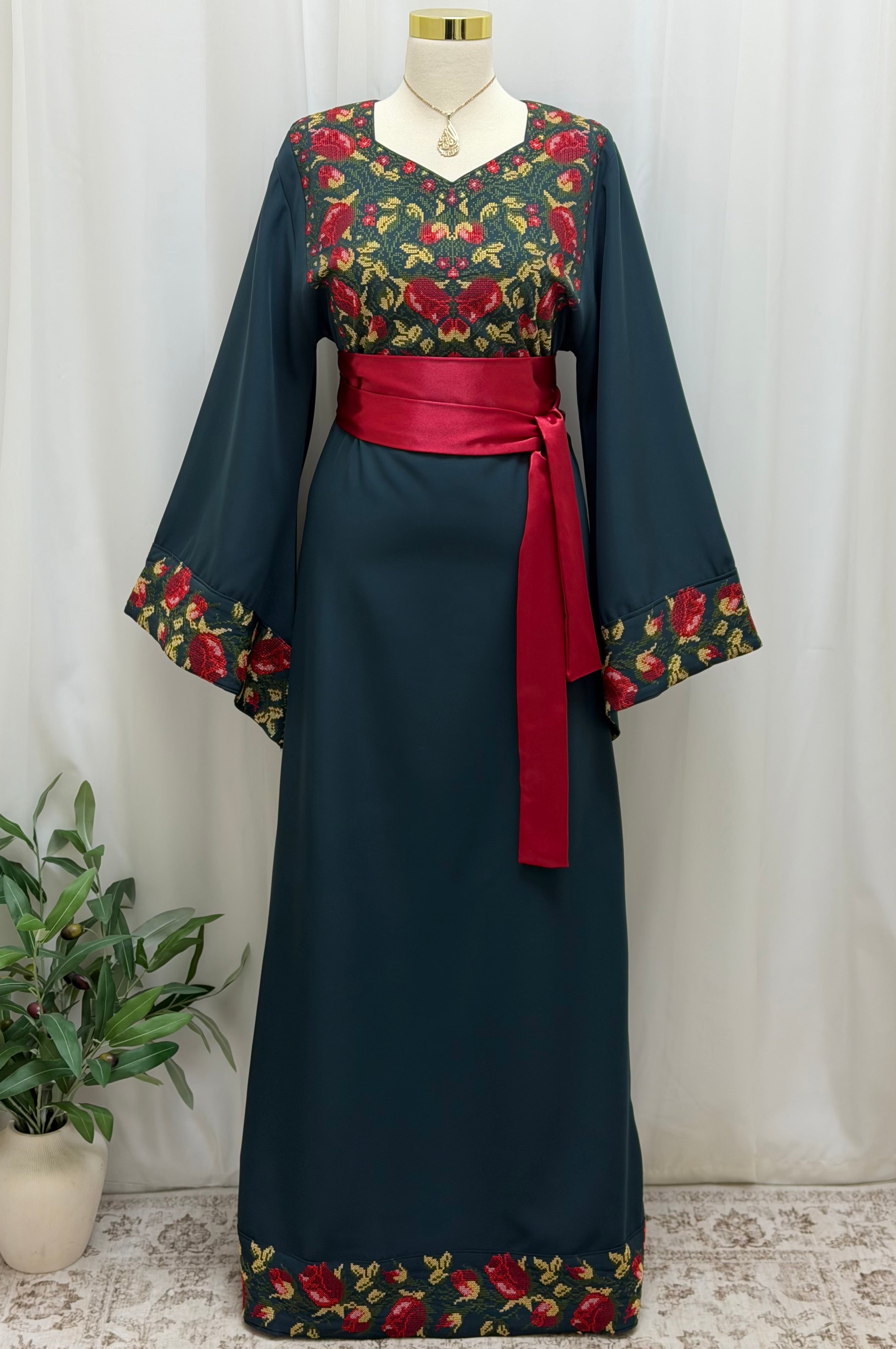 Thobe Layali Al Warad