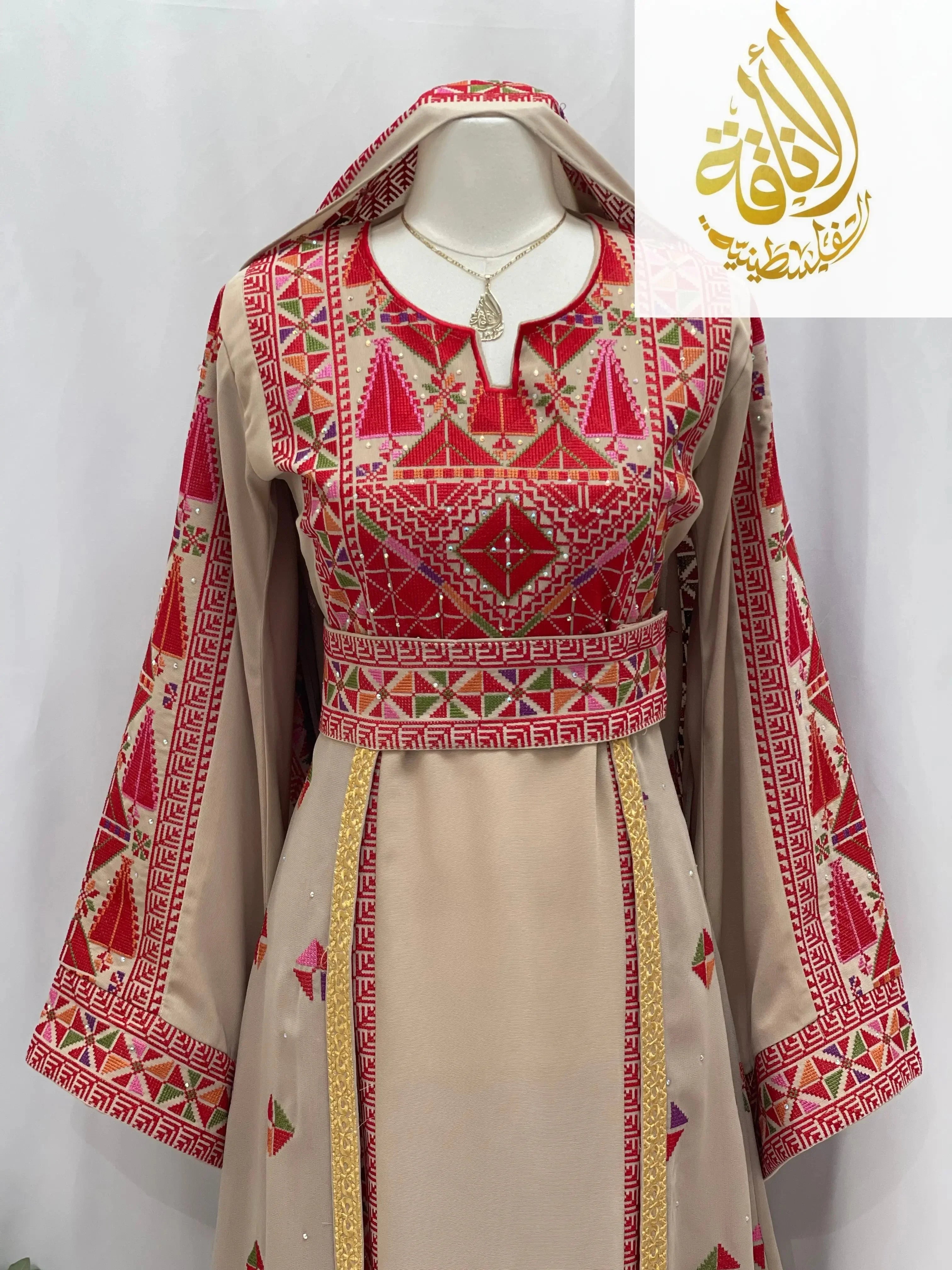 zoomed thoub with khirka