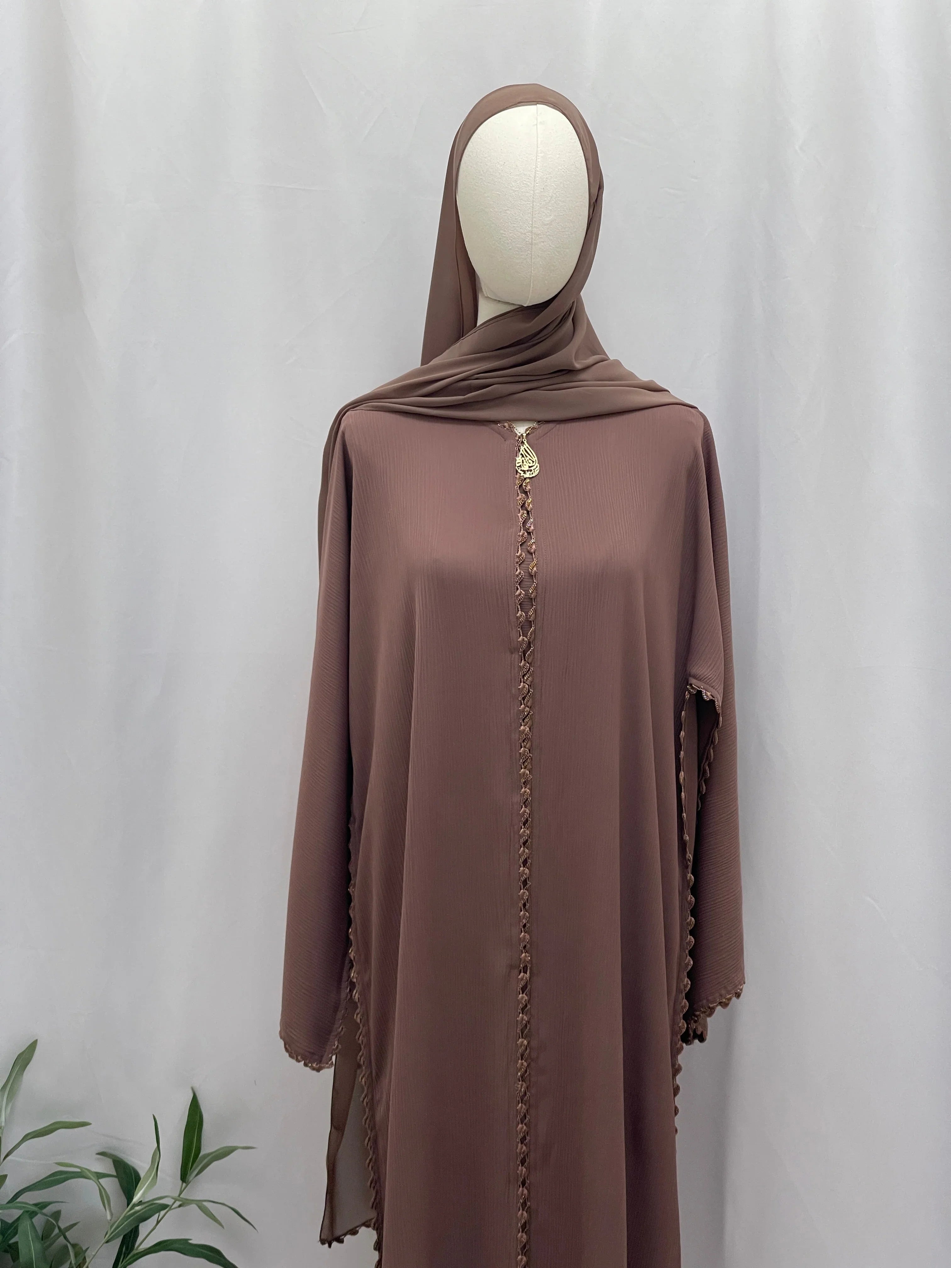 Ghosoon Abaya A luxurious Dubai Design Unique Modest Styles - Palestinian Elegance