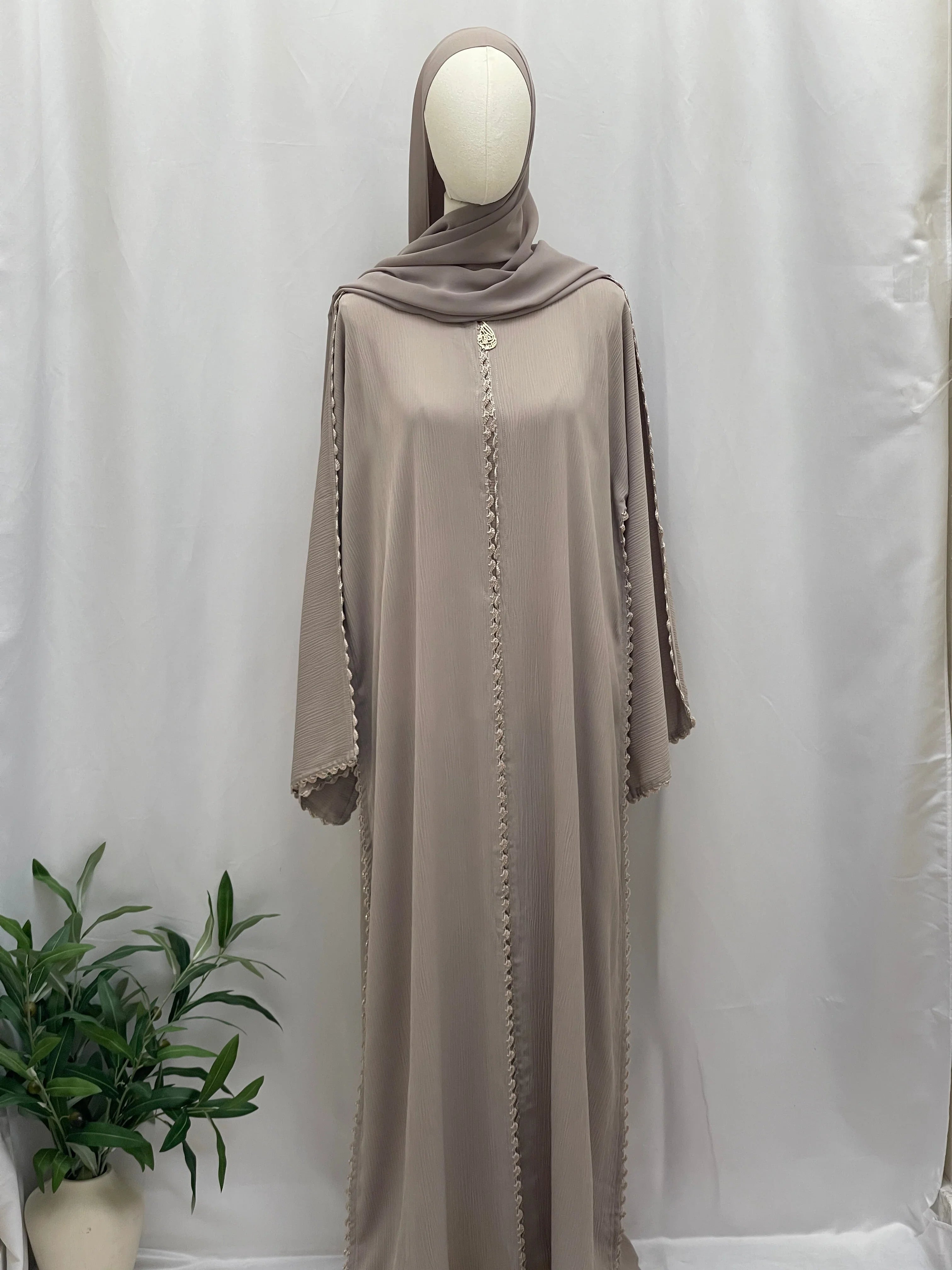 Ghosoon Abaya A luxurious Dubai Design Unique Modest Styles - Palestinian Elegance