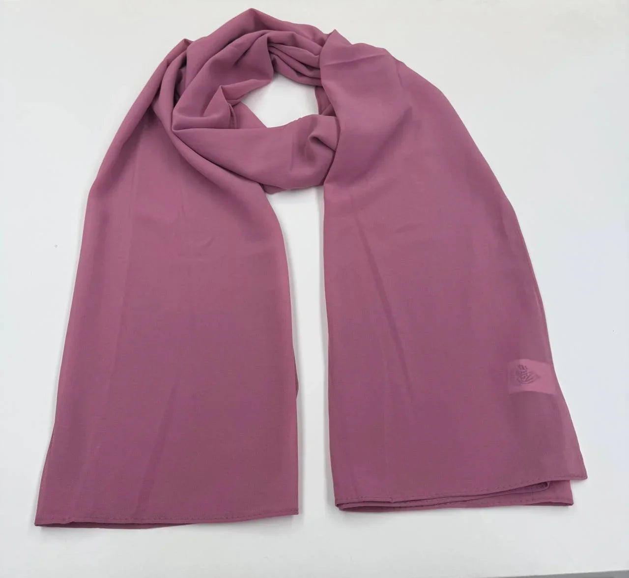 Palestinian Elegance High Quality Chiffon Hijab in Soft Pink for Elegant Everyday Wear
