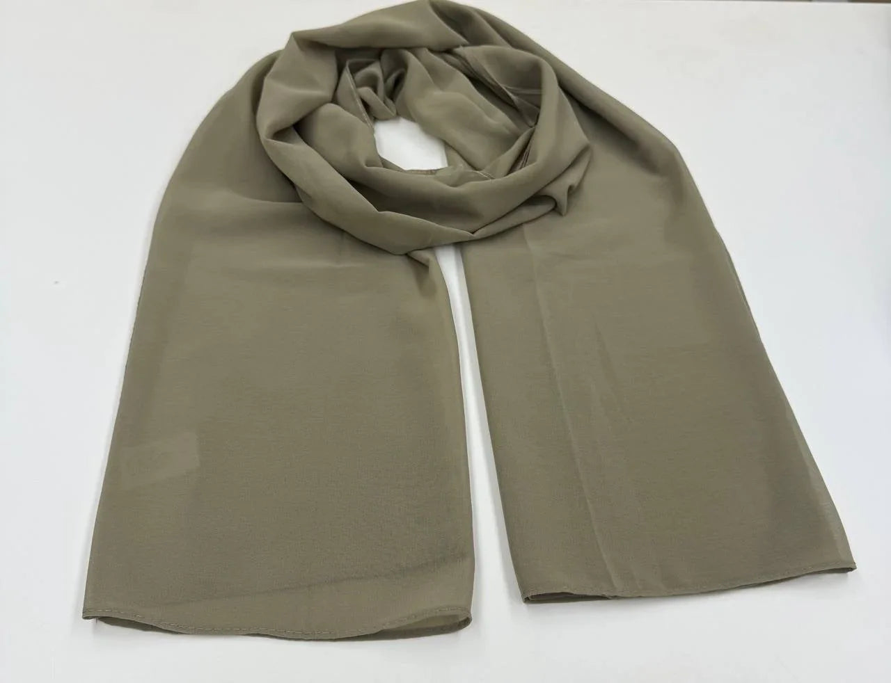 High Quality Chiffon Hjiab: Gives Your Outfit A Graceful Touch - Palestinian Elegance