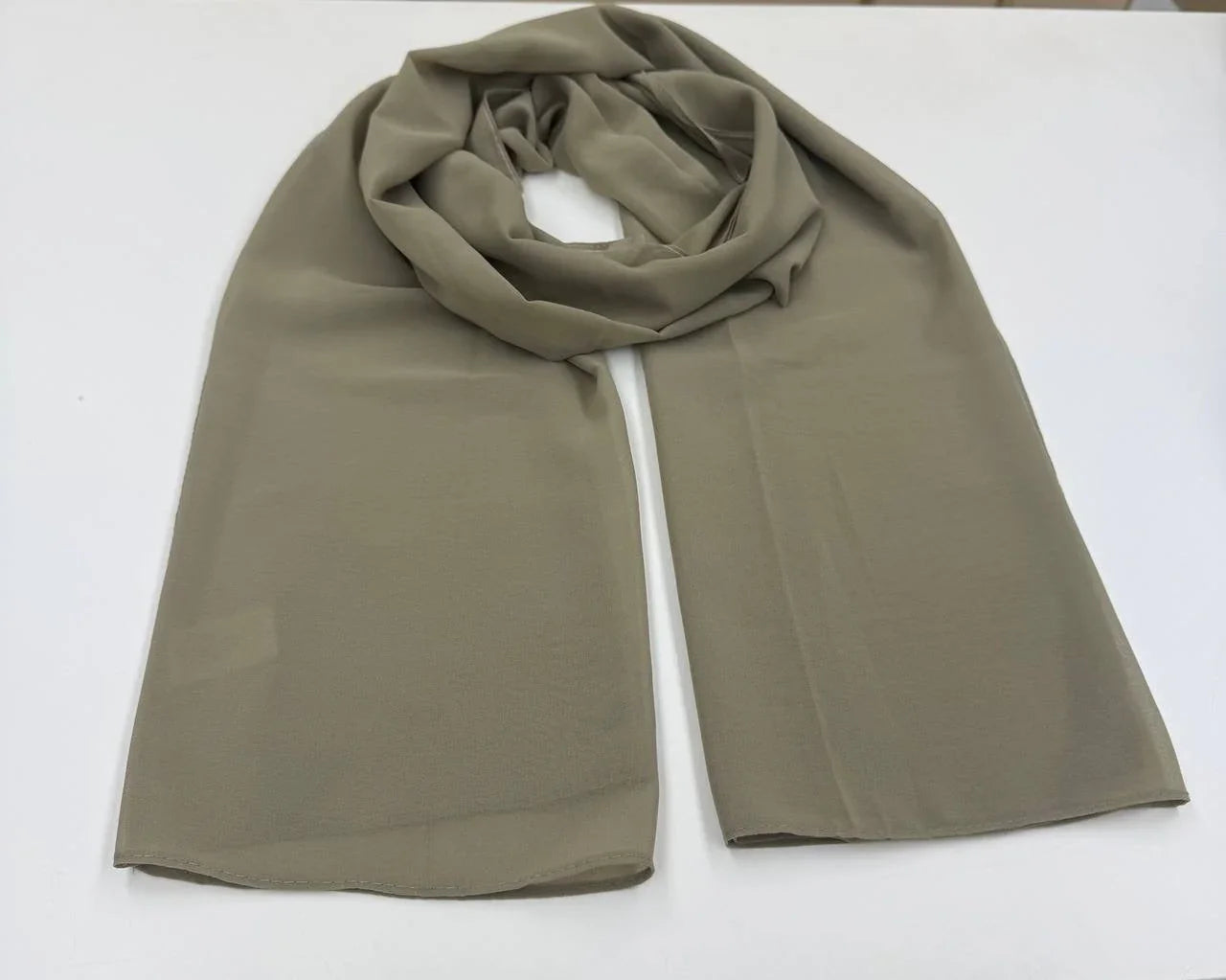 High Quality Chiffon Hjiab: Gives Your Outfit A Graceful Touch - Palestinian Elegance