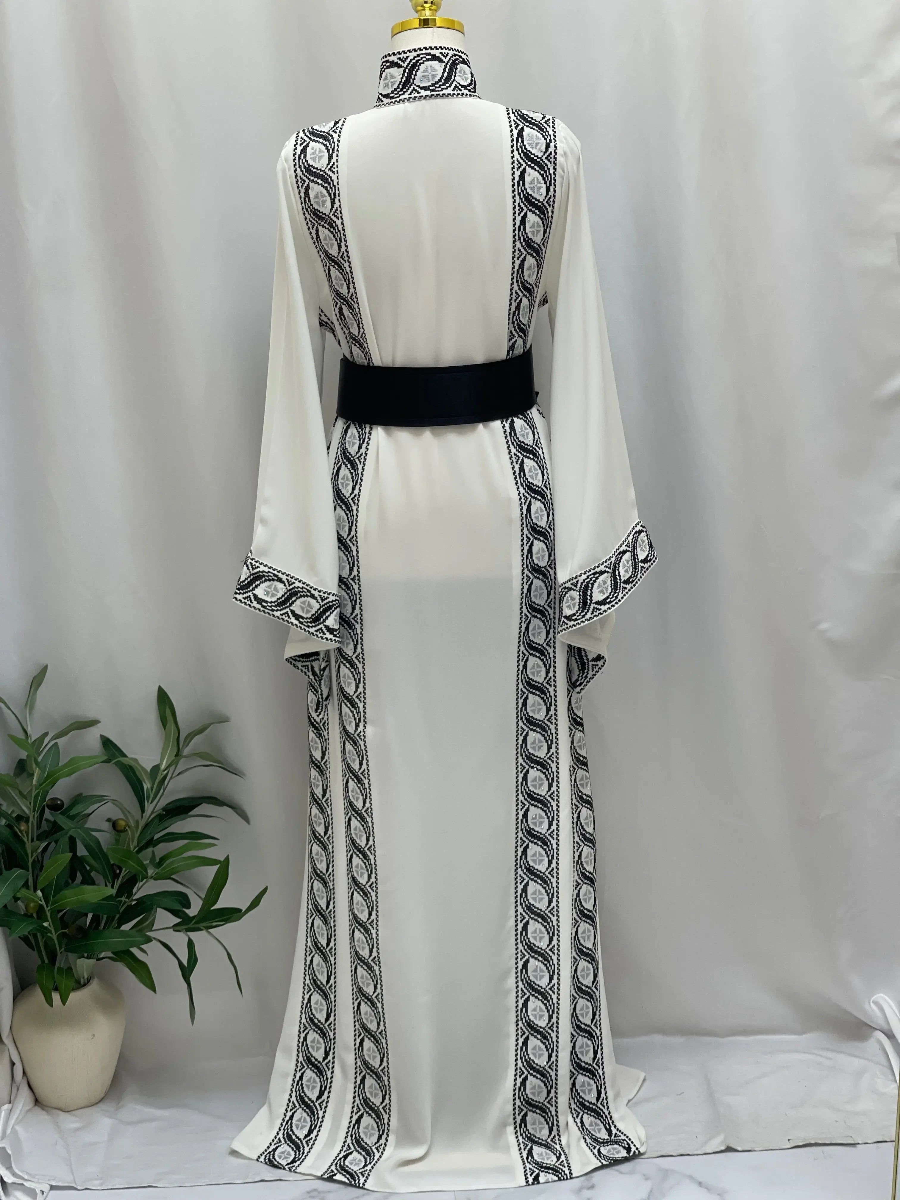 White Black Embroidered Thoub - Elegance & Style Palestinian Elegance