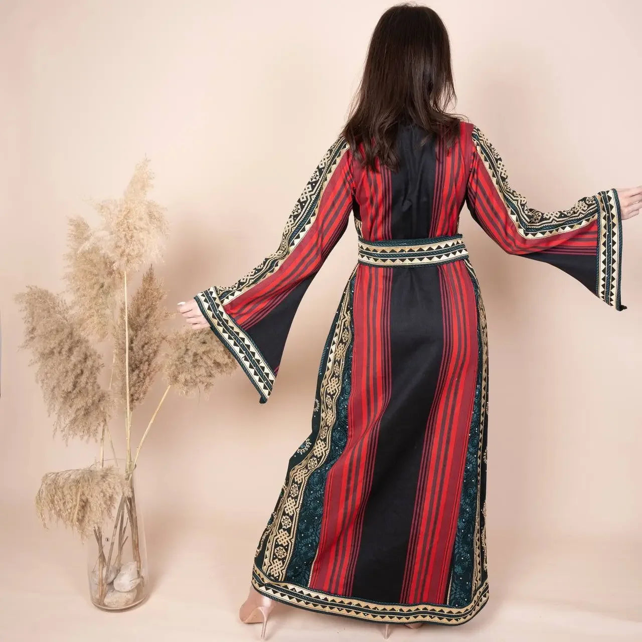 Majdalwi Thoub: Elegance and Comfort in Perfect Harmony - Palestinian Elegance