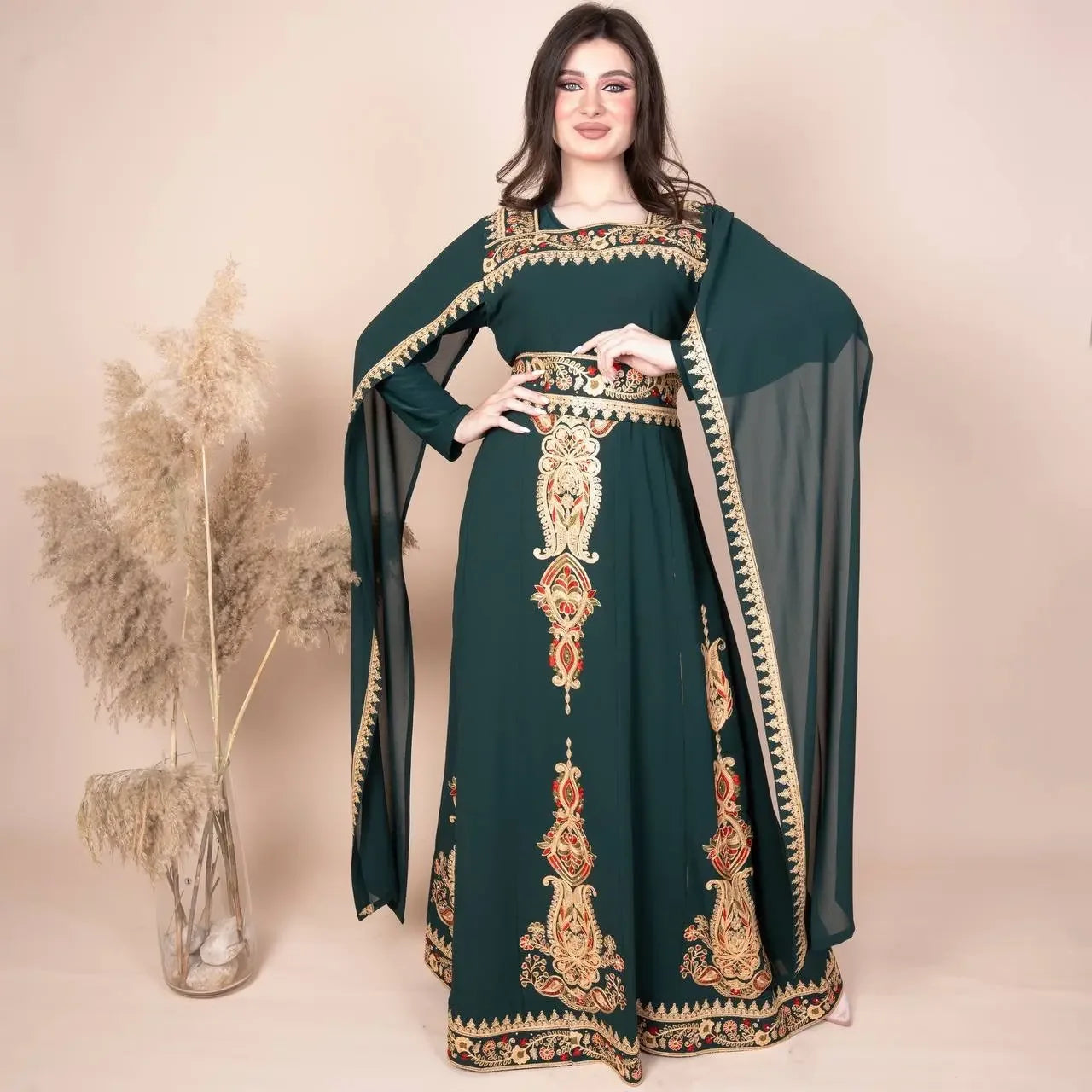 Fatima Kaftan: Luxurious Elegance and Versatile Style Palestinian Elegance
