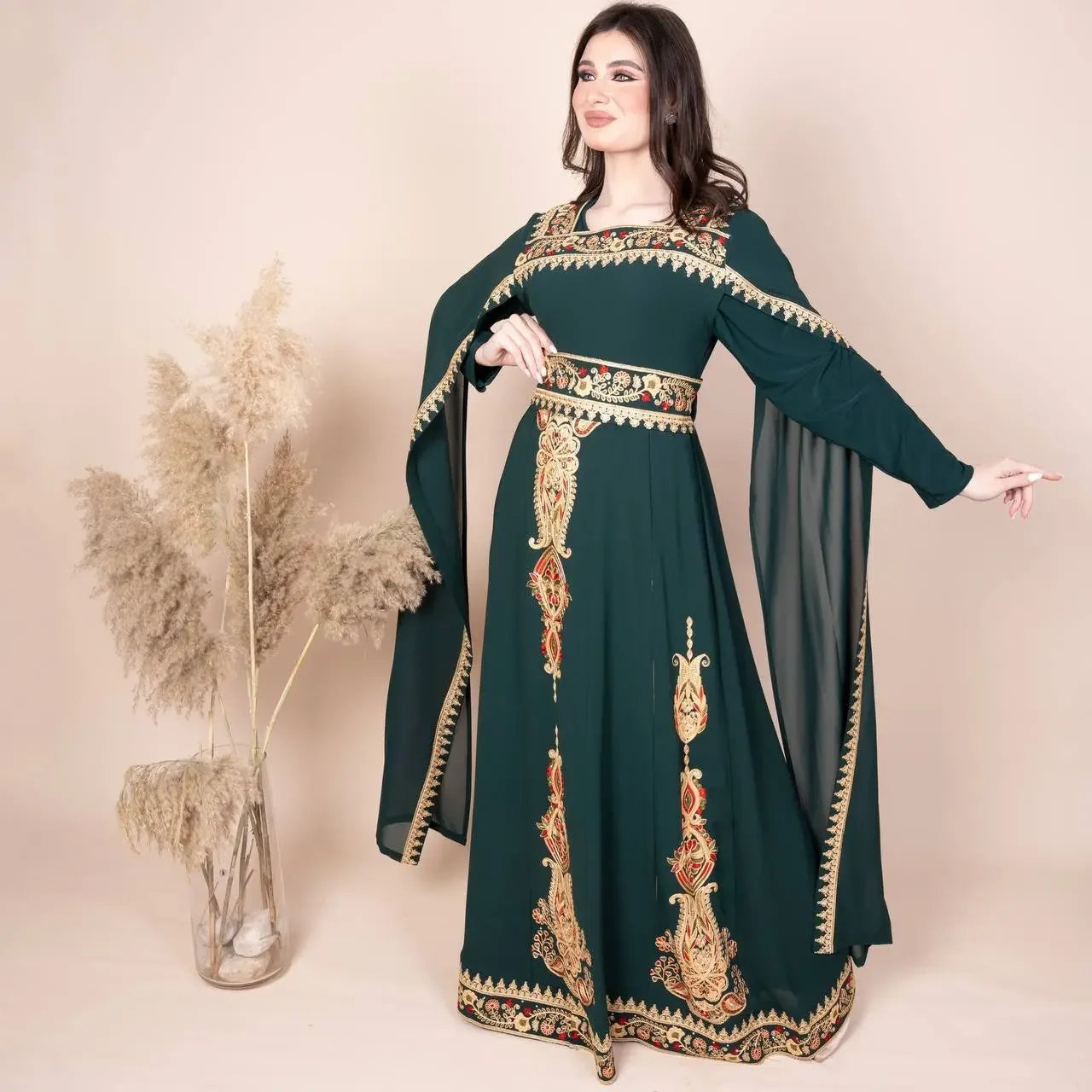 Fatima Kaftan: Luxurious Elegance and Versatile Style Palestinian Elegance