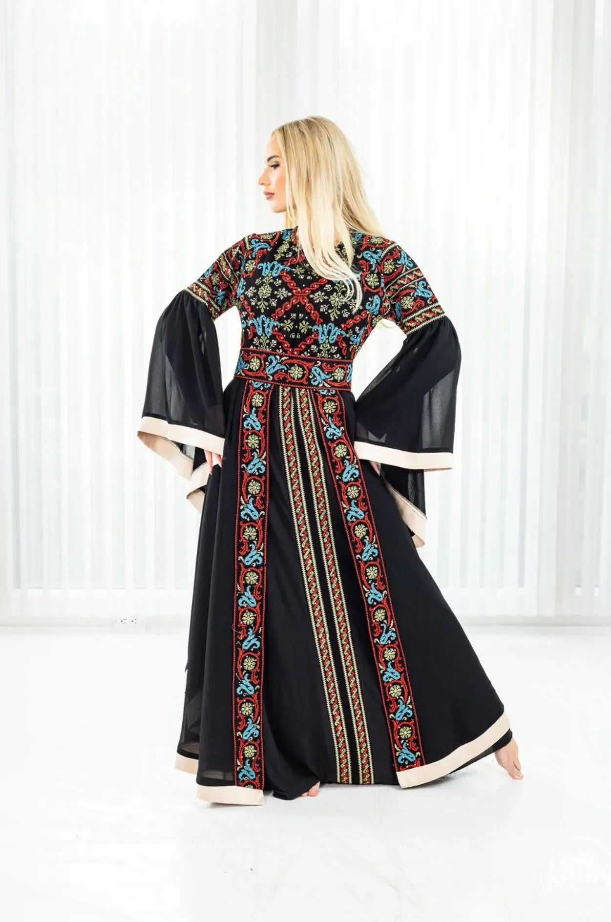 Embroidery Kuftan Dress: Luxurious Elegance and Bold Style Palestinian Elegance