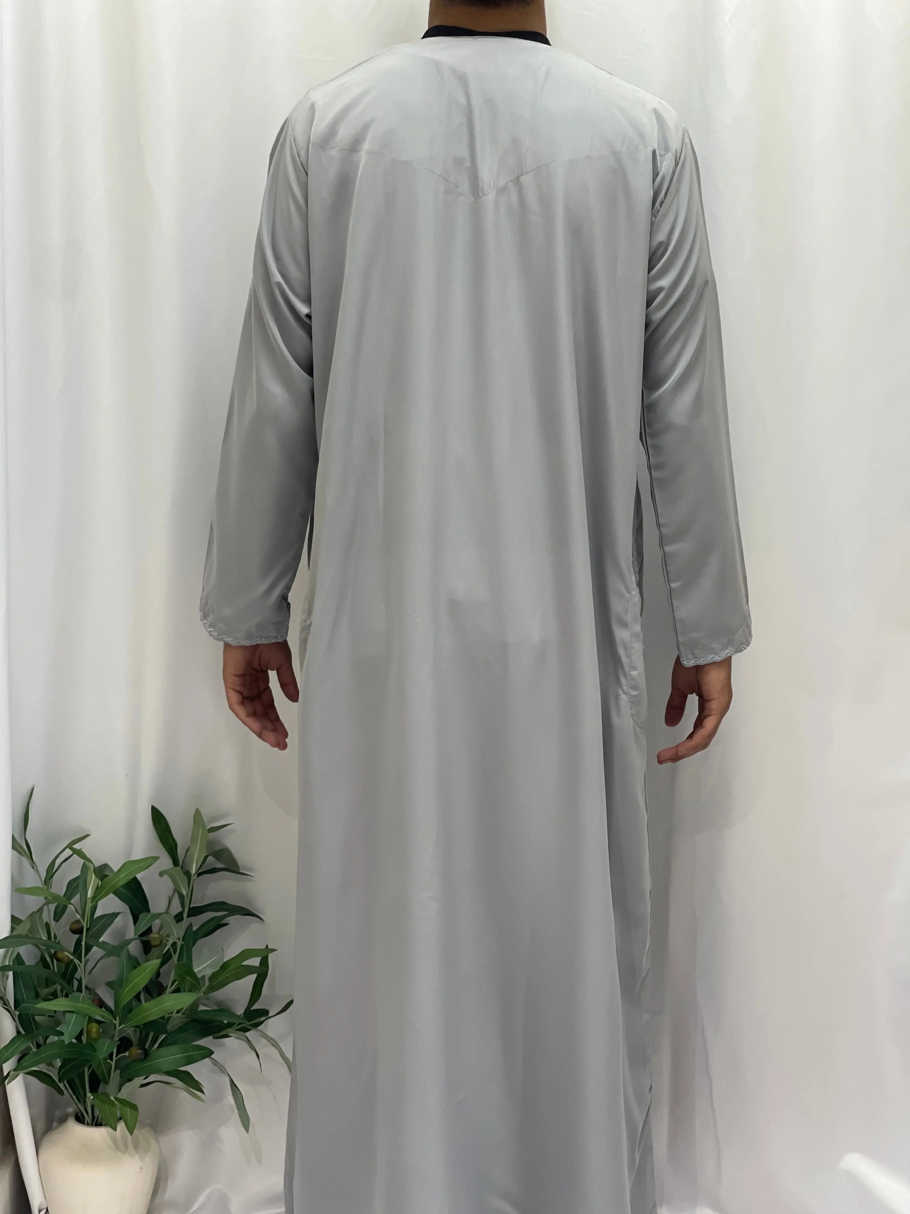 Timeless Comfort: Men's Durable Kaftan Thobe Palestinian Elegance