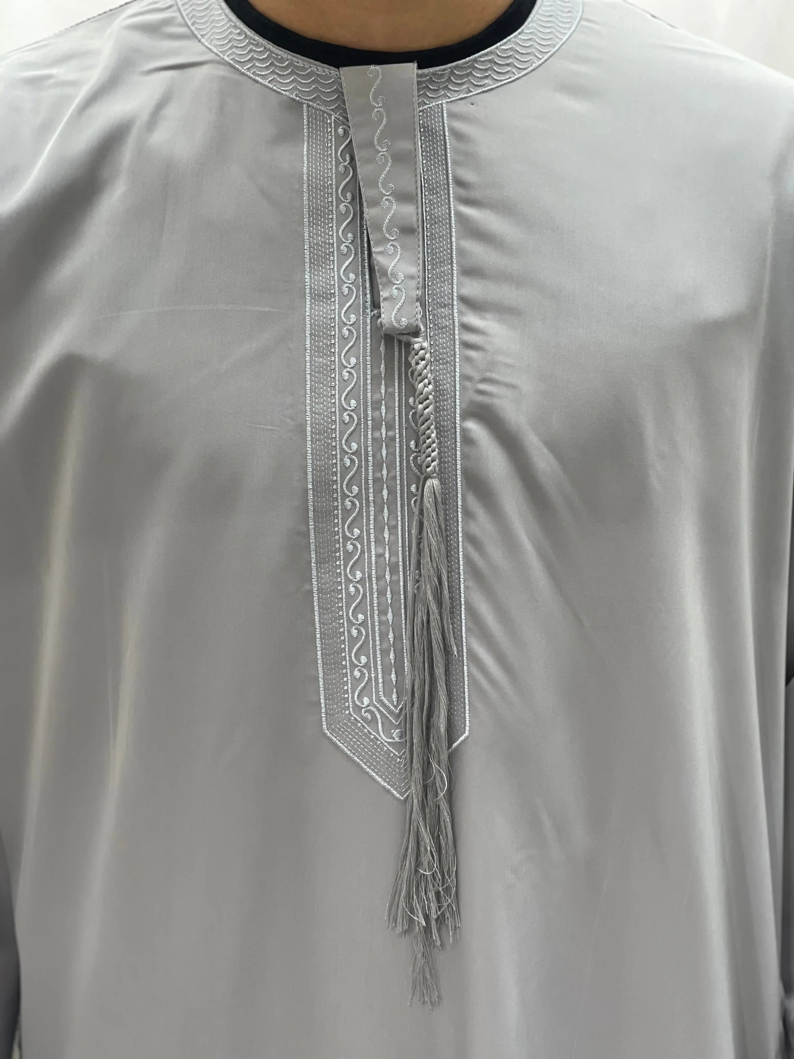 Timeless Comfort: Men's Durable Kaftan Thobe Palestinian Elegance
