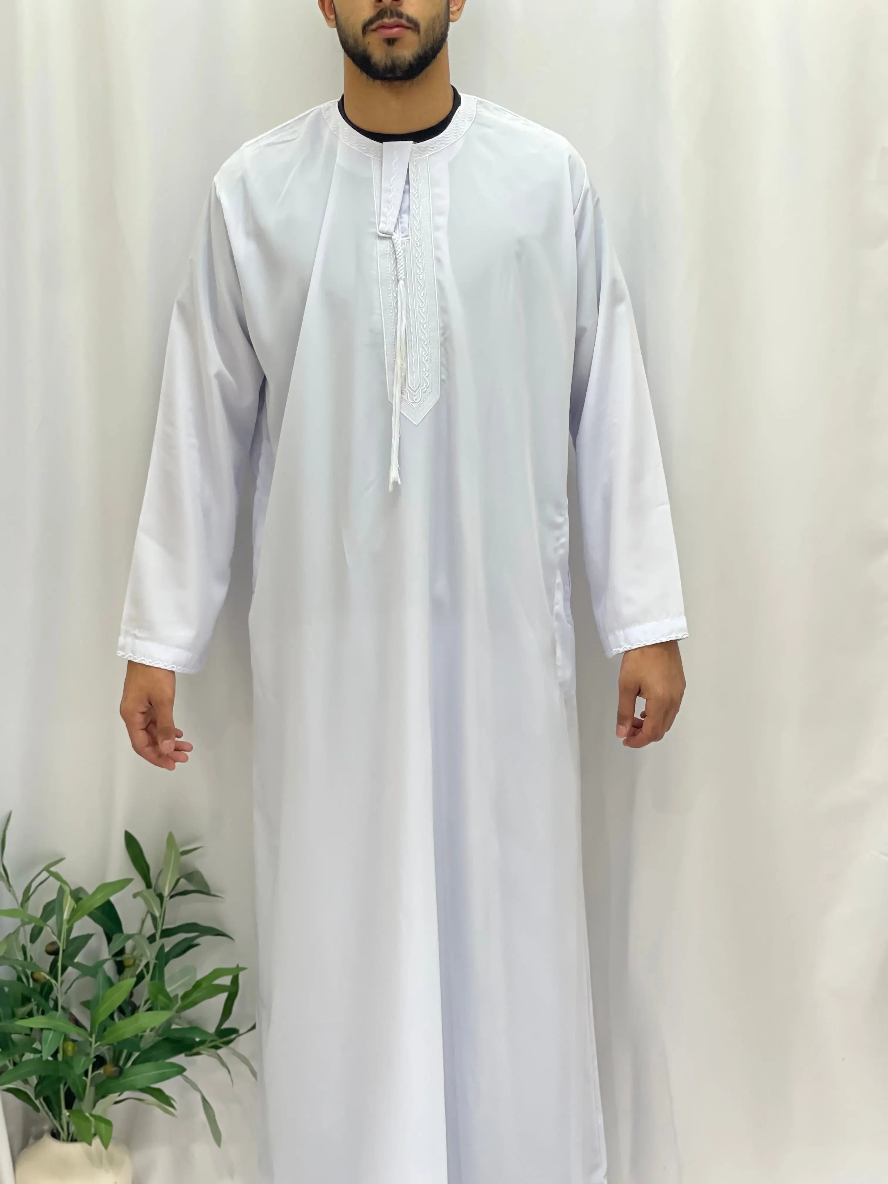 Timeless Comfort: Men's Durable Kaftan Thobe Palestinian Elegance