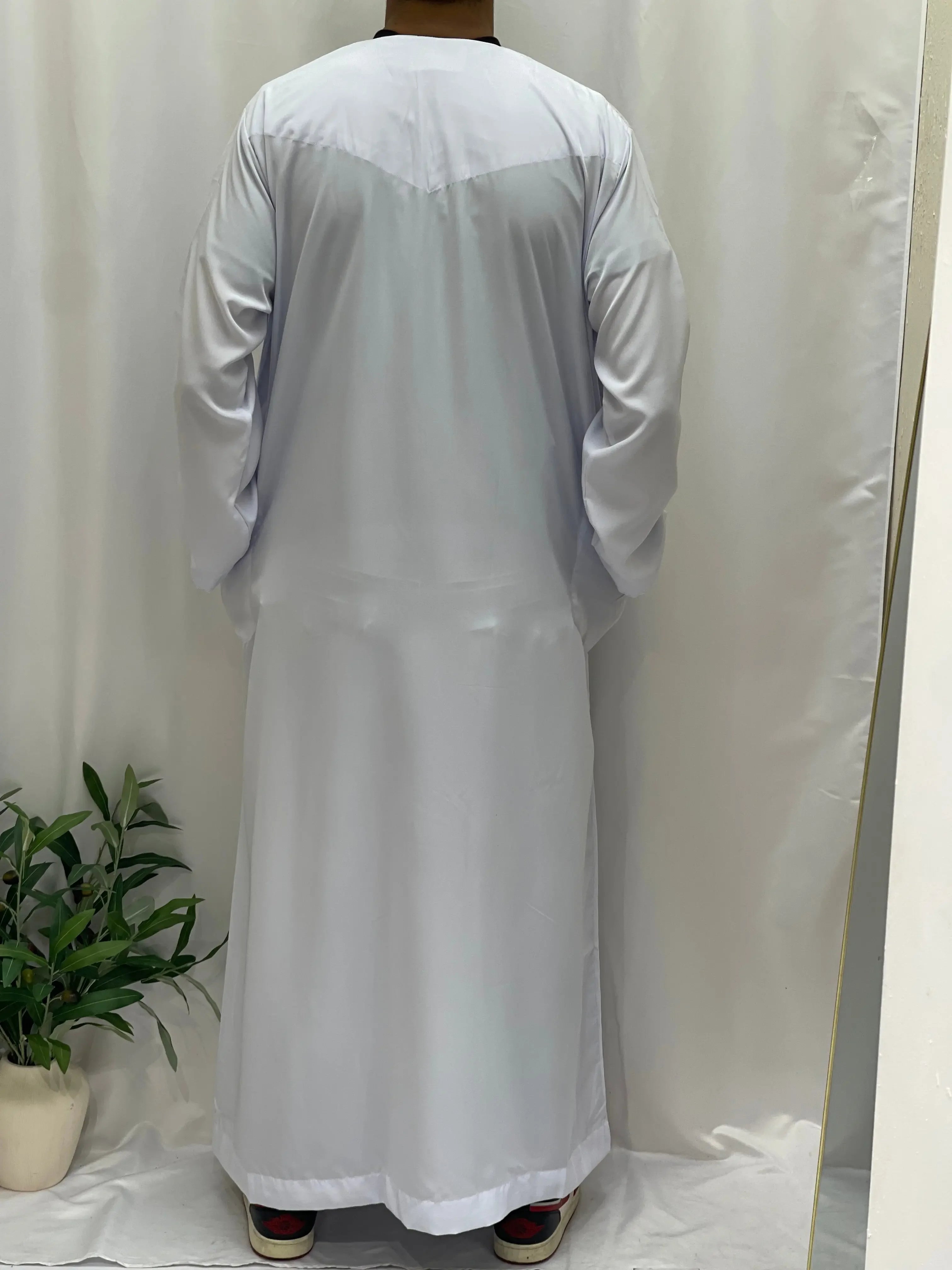 Timeless Comfort: Men's Durable Kaftan Thobe Palestinian Elegance