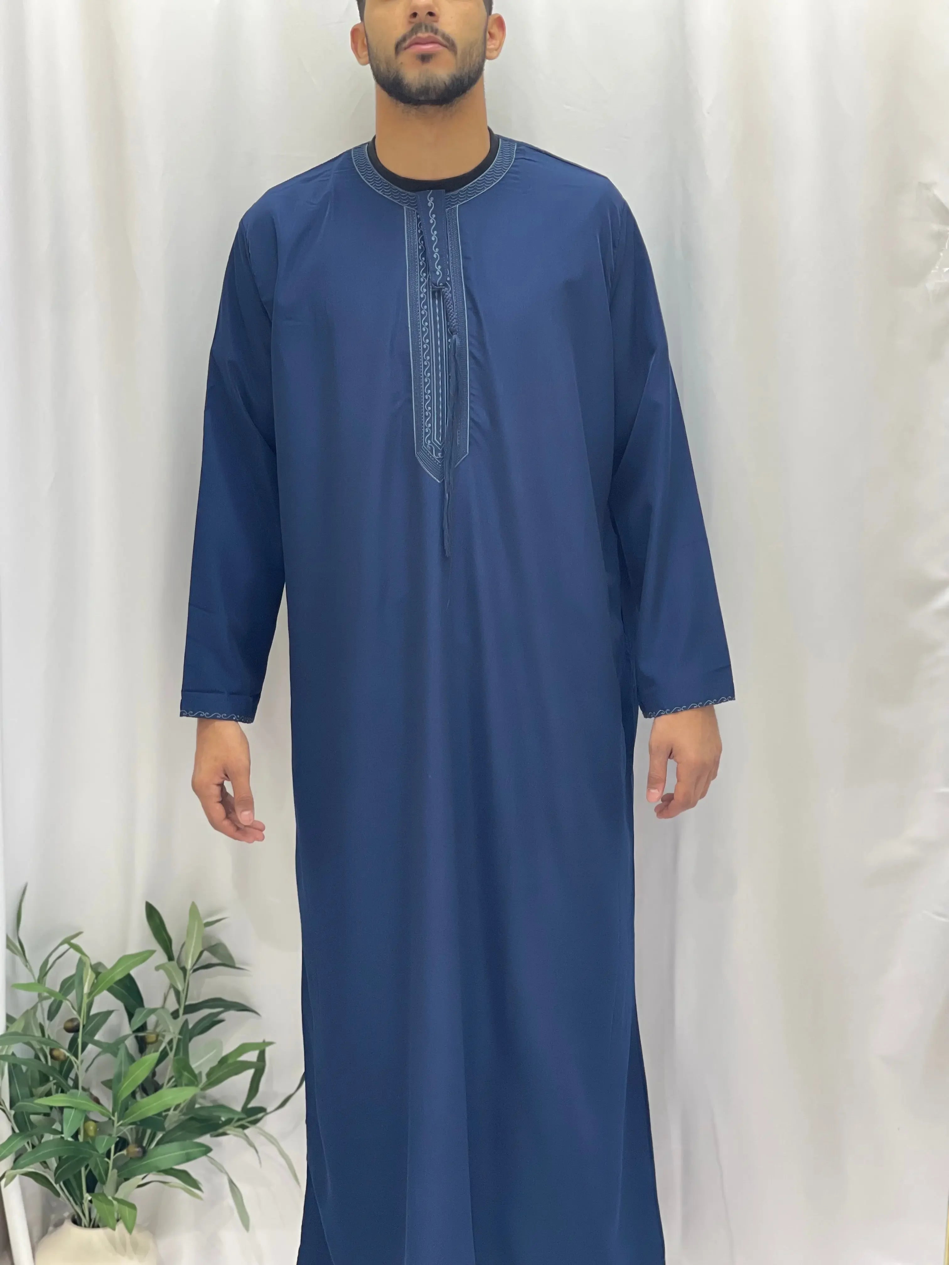 Timeless Comfort: Men's Durable Kaftan Thobe Palestinian Elegance