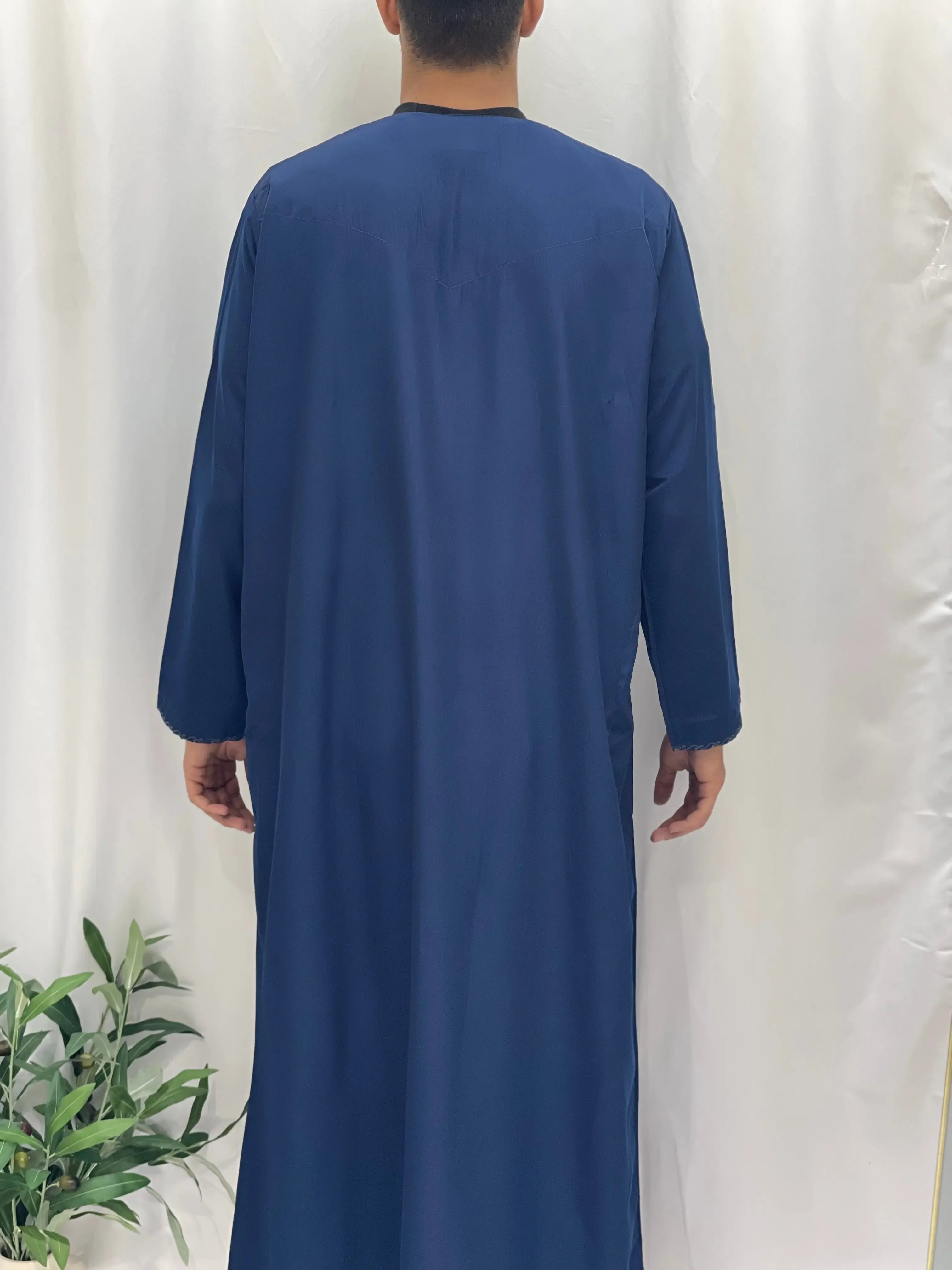 Timeless Comfort: Men's Durable Kaftan Thobe Palestinian Elegance