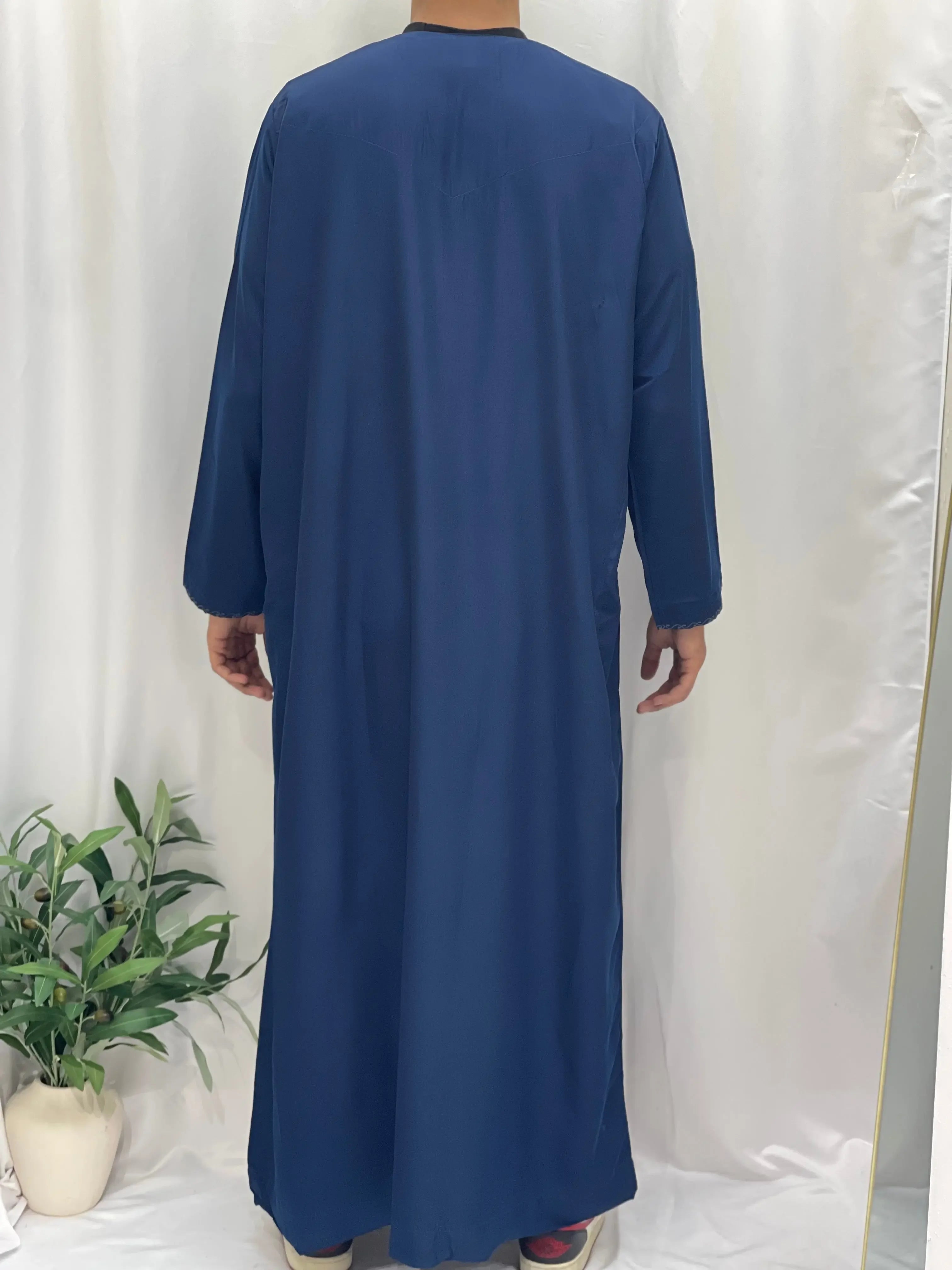 Timeless Comfort: Men's Durable Kaftan Thobe Palestinian Elegance