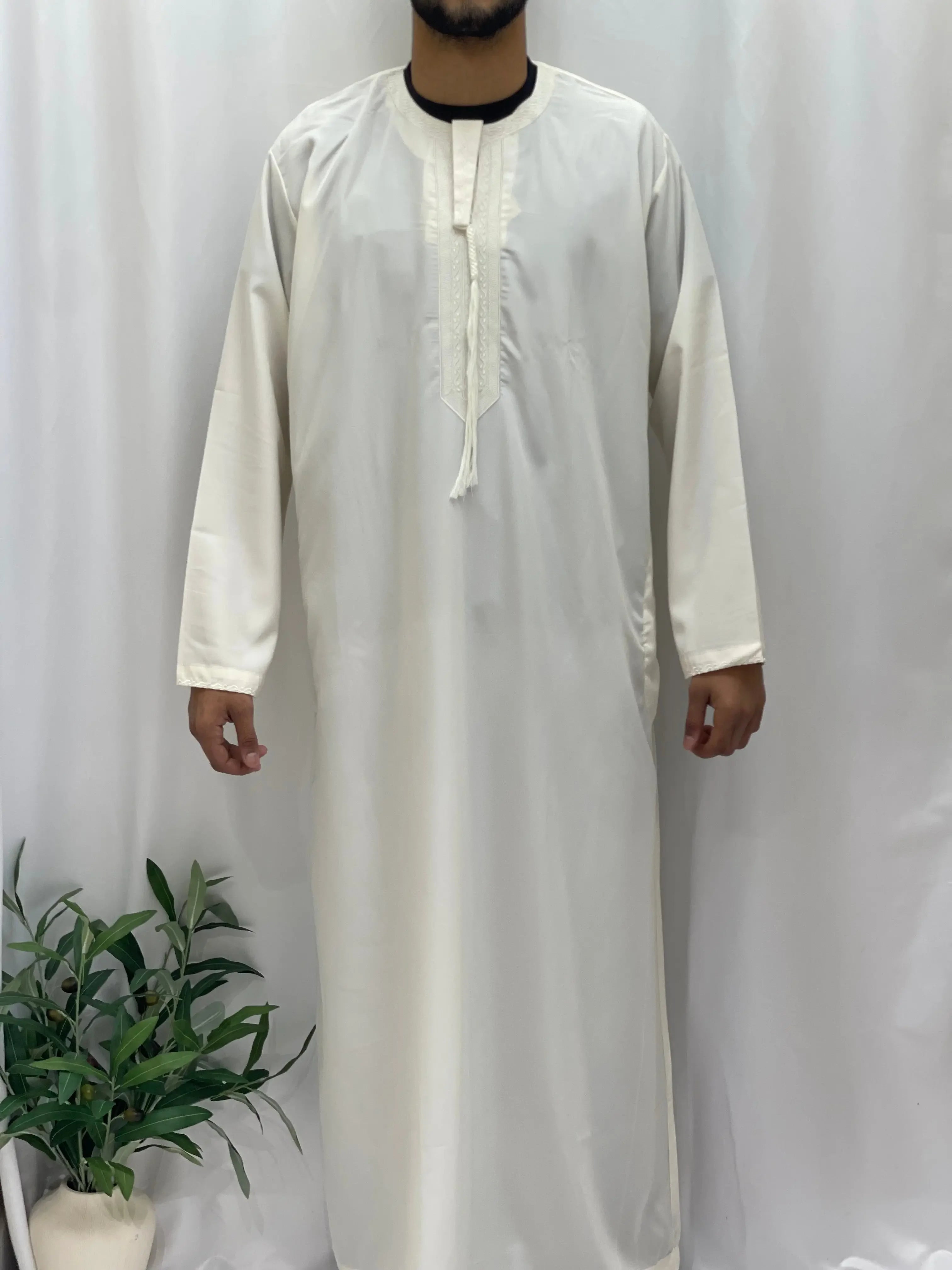 Timeless Comfort: Men's Durable Kaftan Thobe Palestinian Elegance
