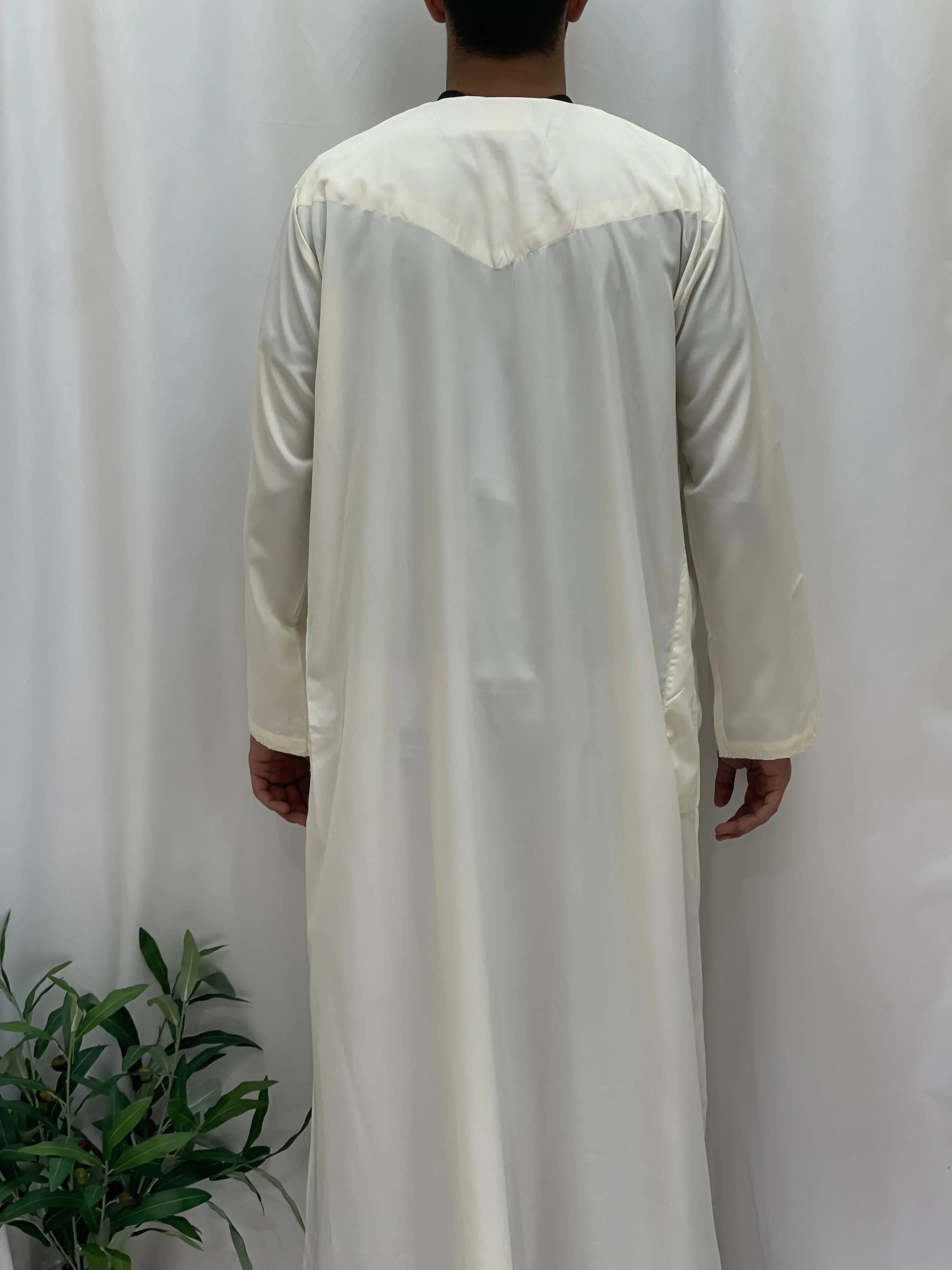 Timeless Comfort: Men's Durable Kaftan Thobe Palestinian Elegance