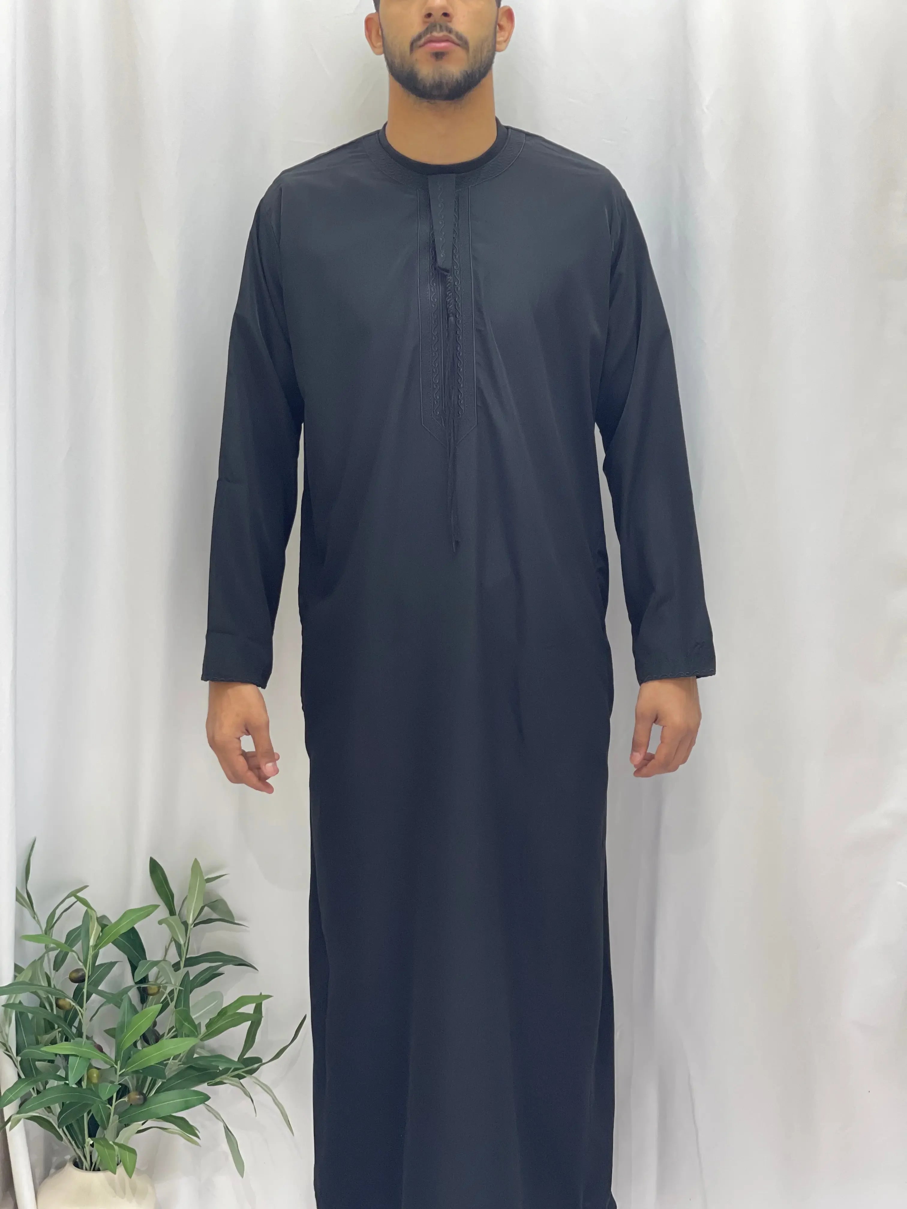 Timeless Comfort: Men's Durable Kaftan Thobe Palestinian Elegance