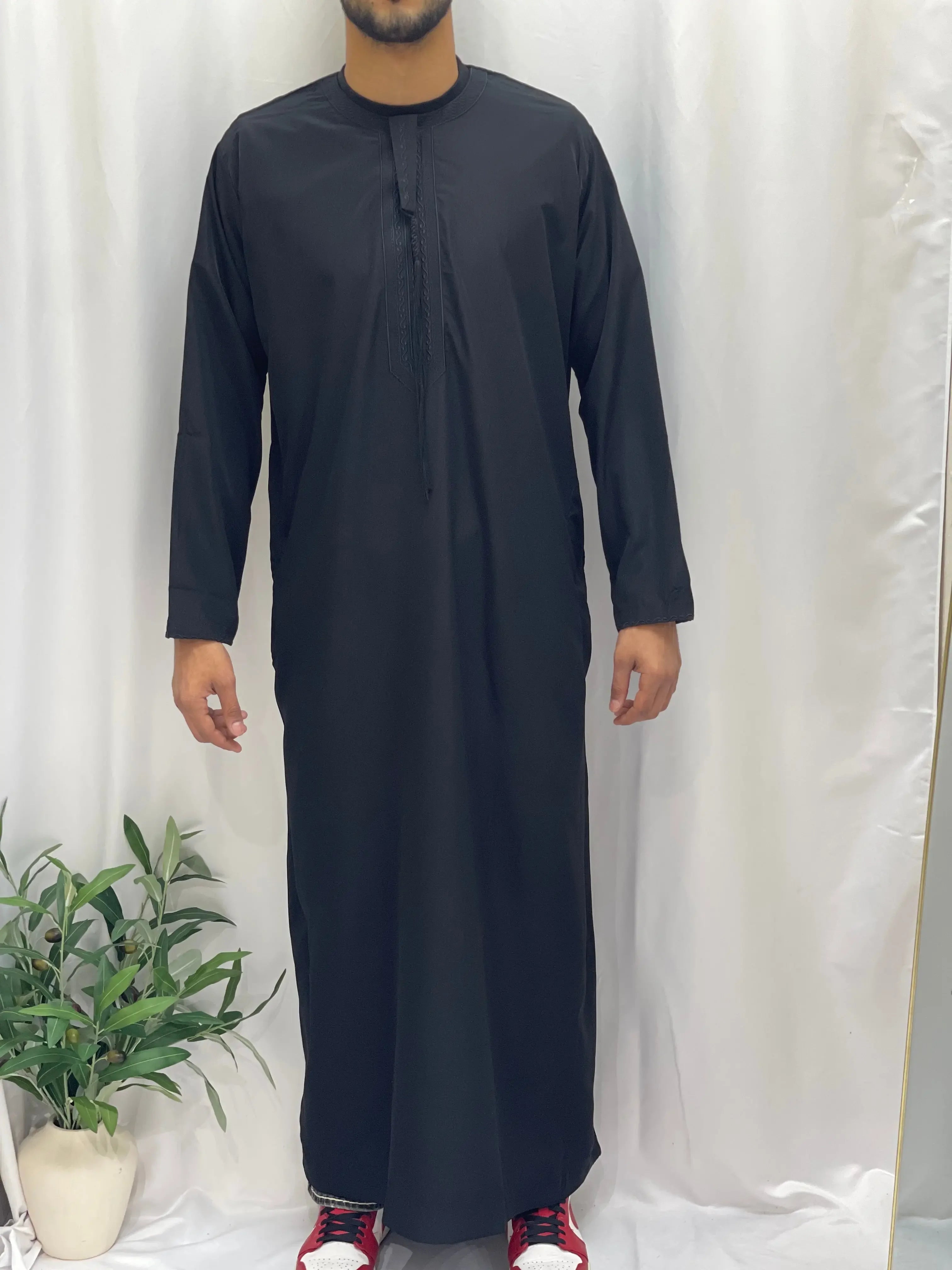 Timeless Comfort: Men's Durable Kaftan Thobe Palestinian Elegance