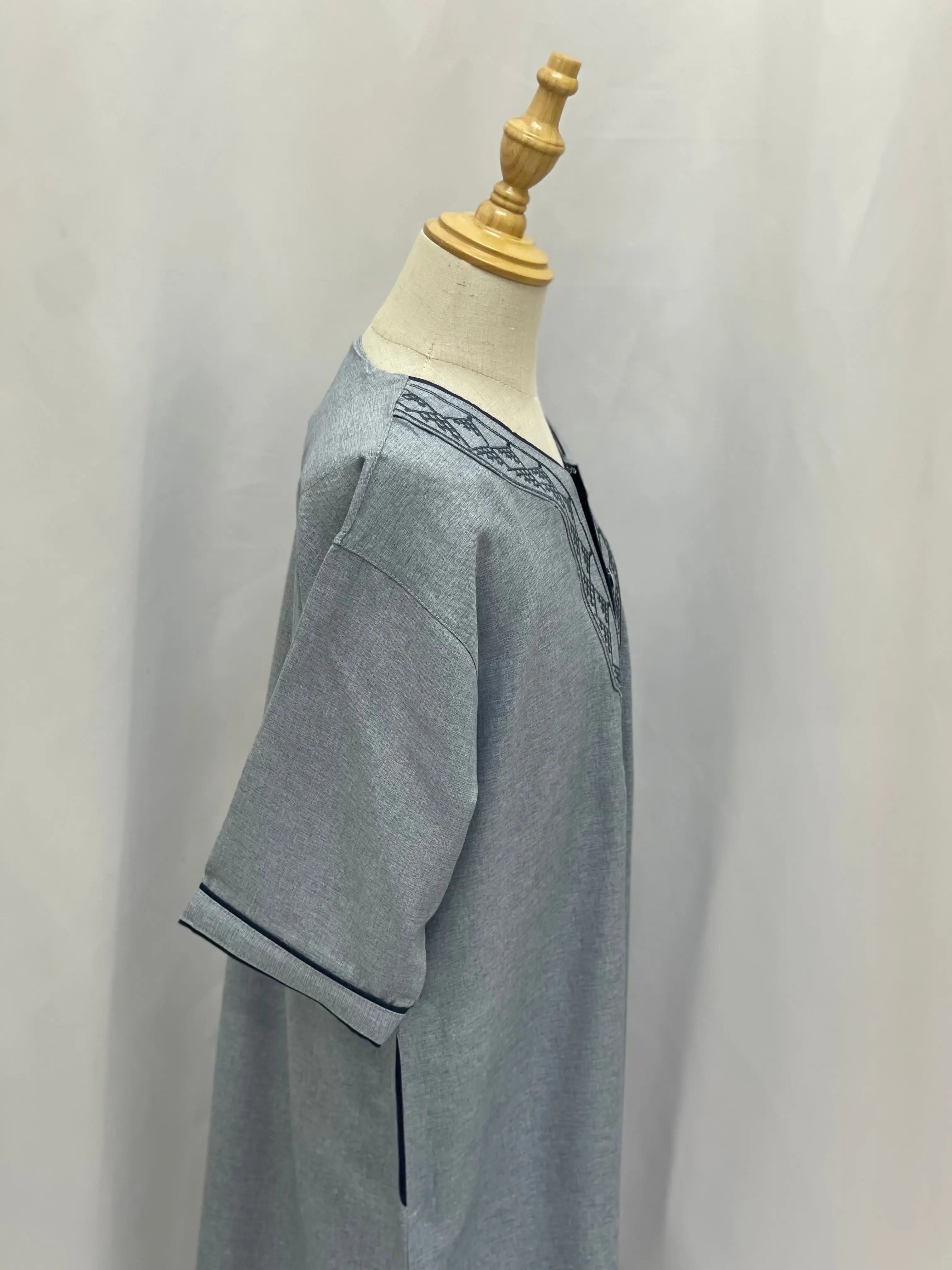 Kids' High-Quality Thobe - Multiple Sizes and Colors Palestinian Elegance