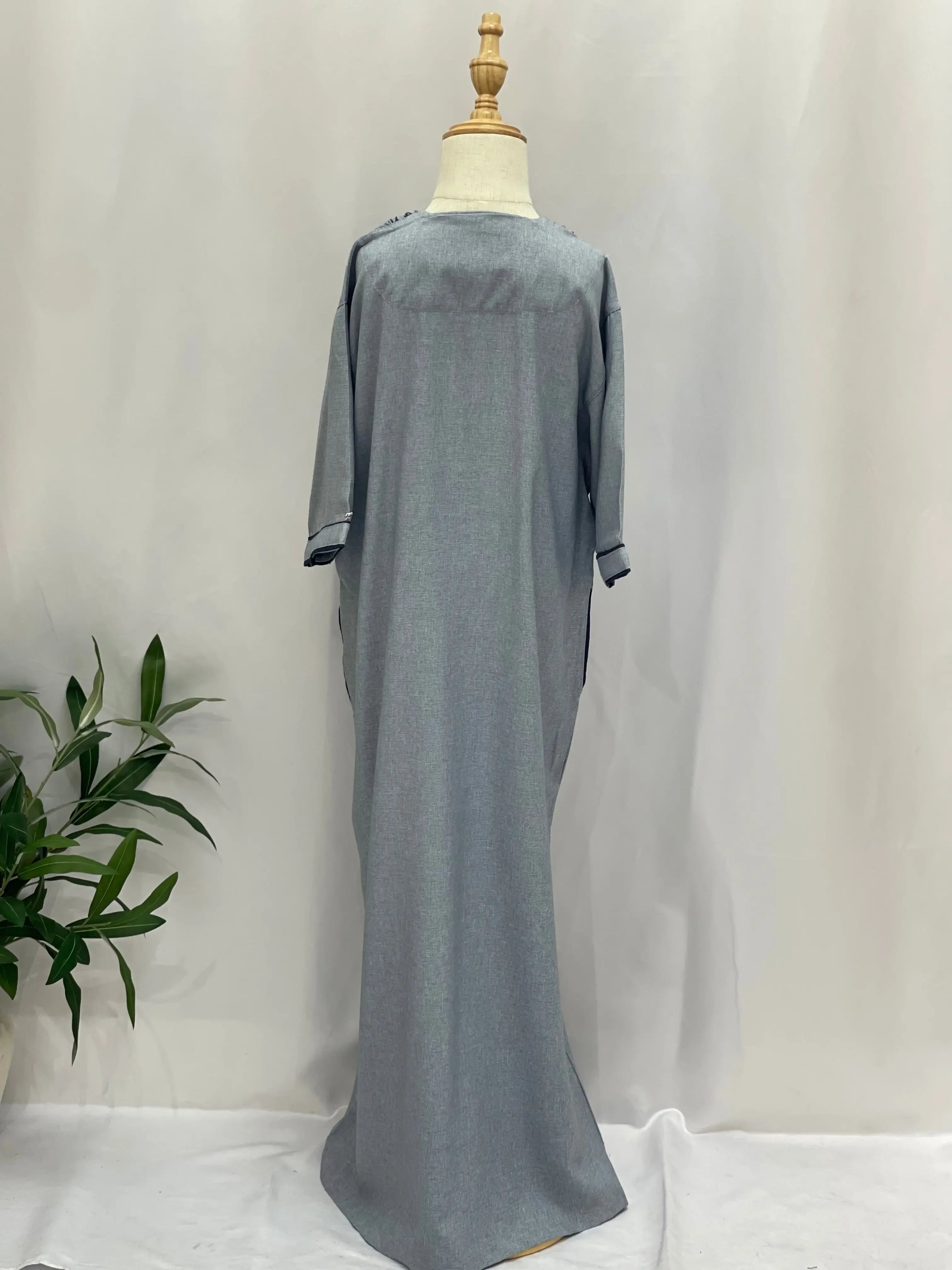 Kids' High-Quality Thobe - Multiple Sizes and Colors Palestinian Elegance