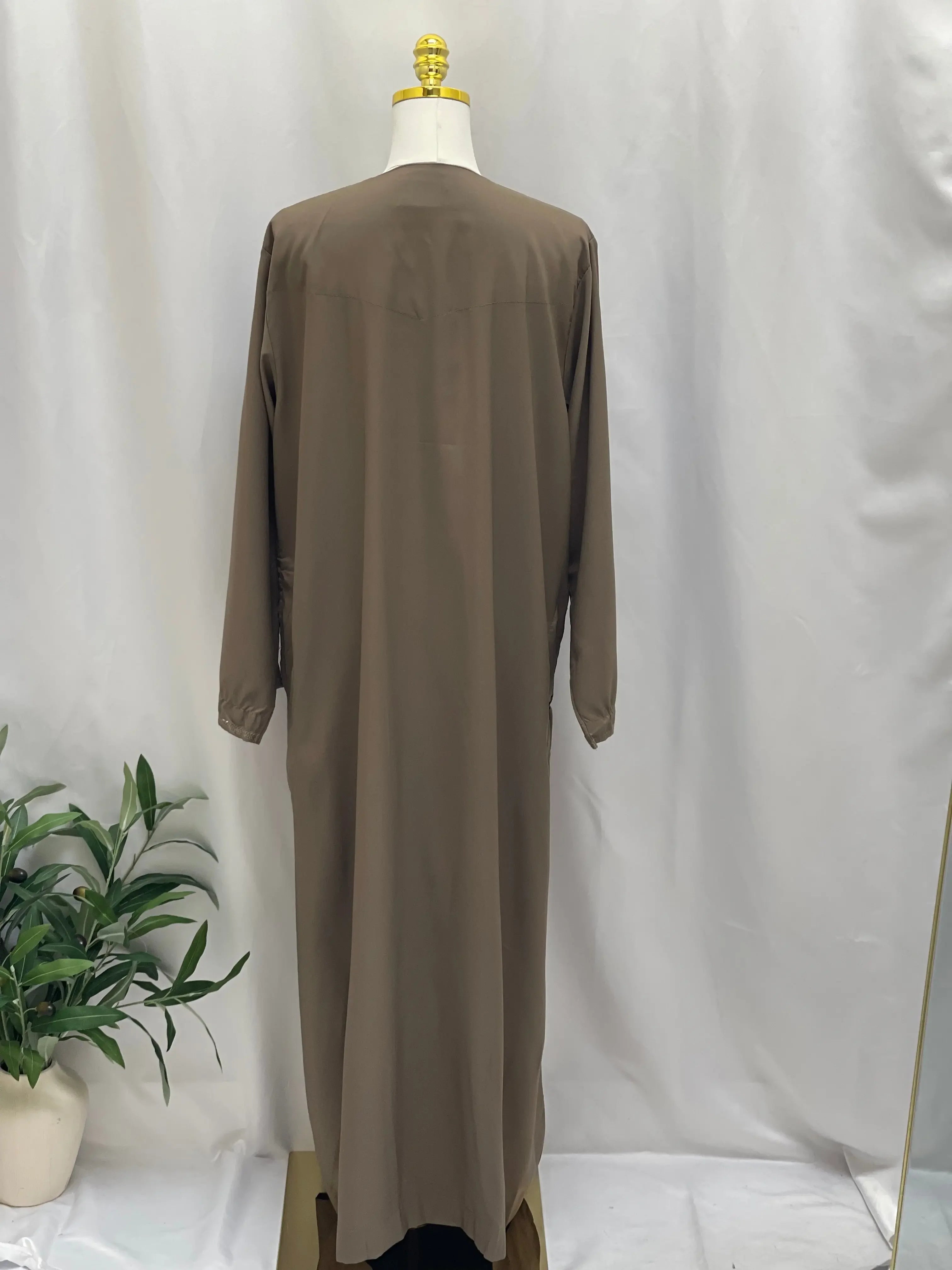 Men's High-Quality Thobe with Sharshoba Tassel -l Palestinian Elegance