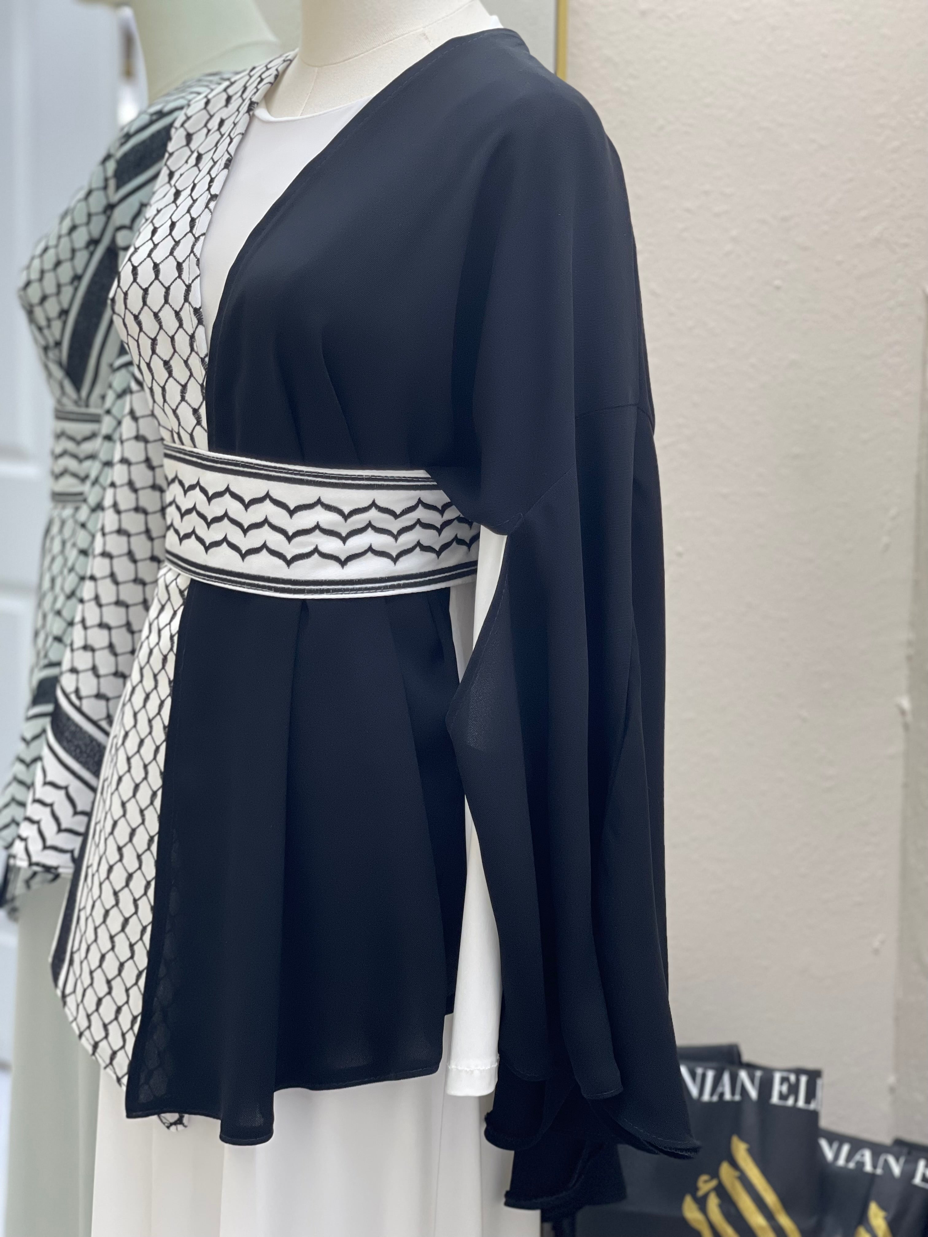 Kuffia Cape: Versatile Style and Timeless Elegance Palestinian Elegance