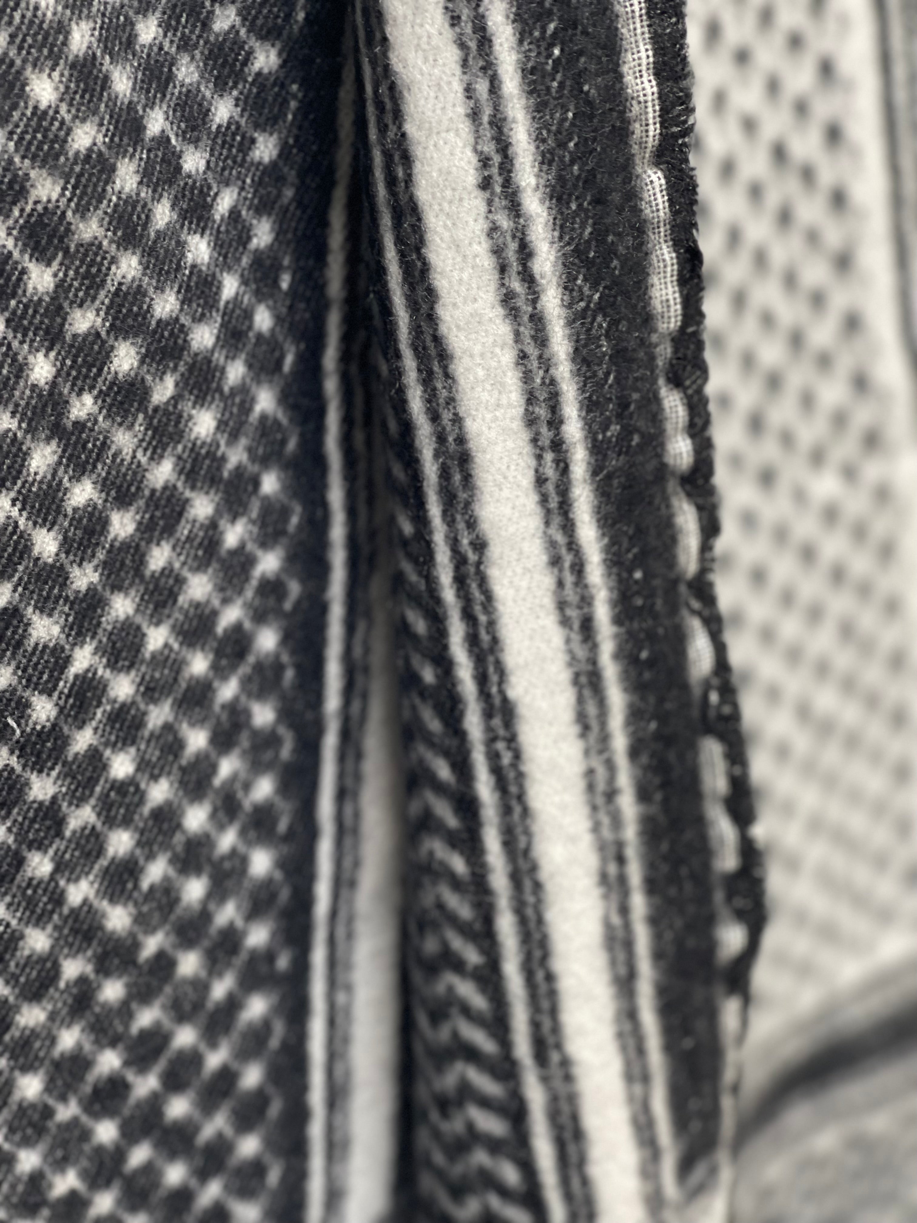 Luxurious Comfort: Cashmere Kufiyeh Shoulder Shawl Palestinian Elegance