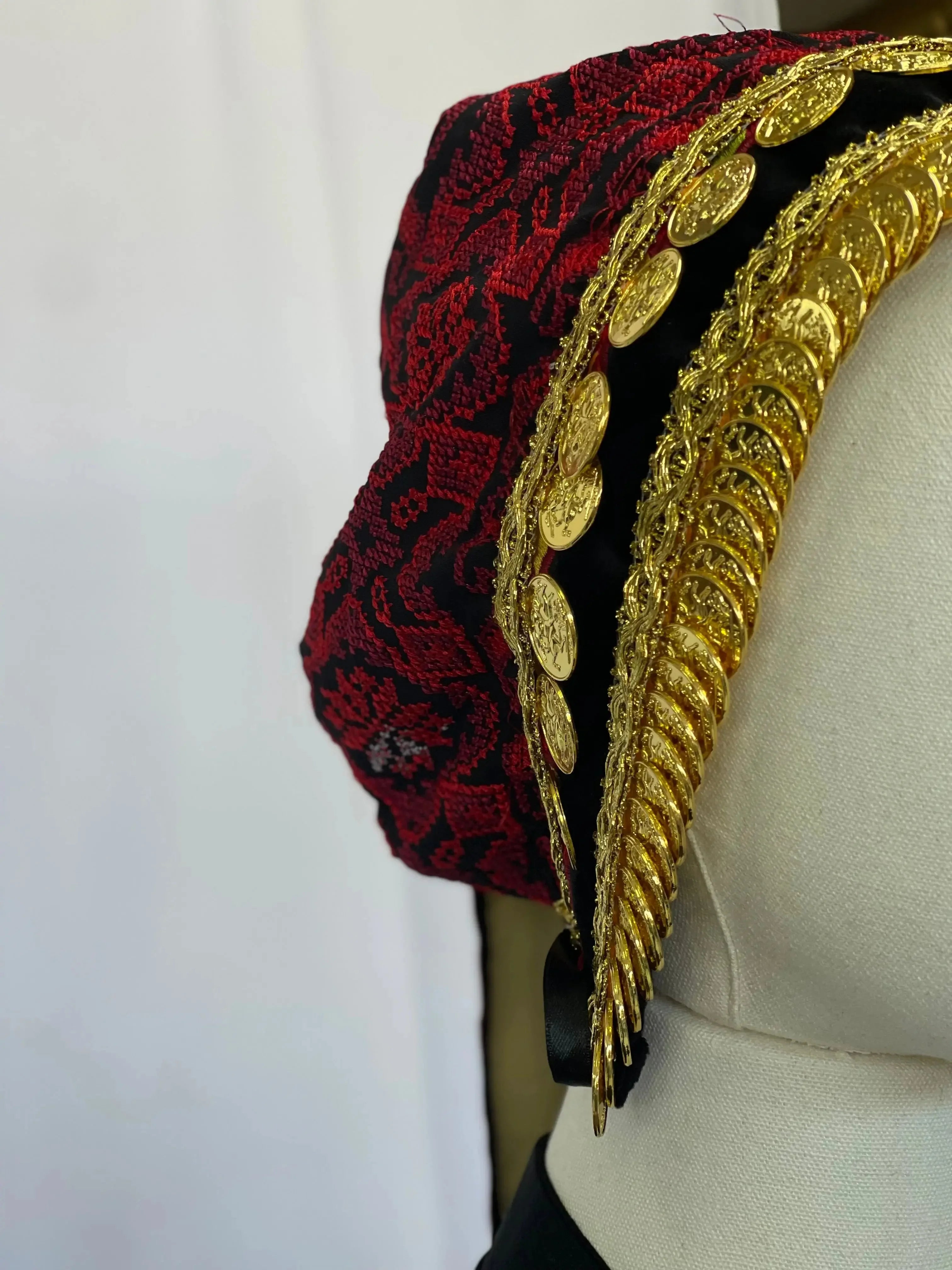 Luxurious Elegance: Awka Gold Liras Collectiong Palestinian Elegance