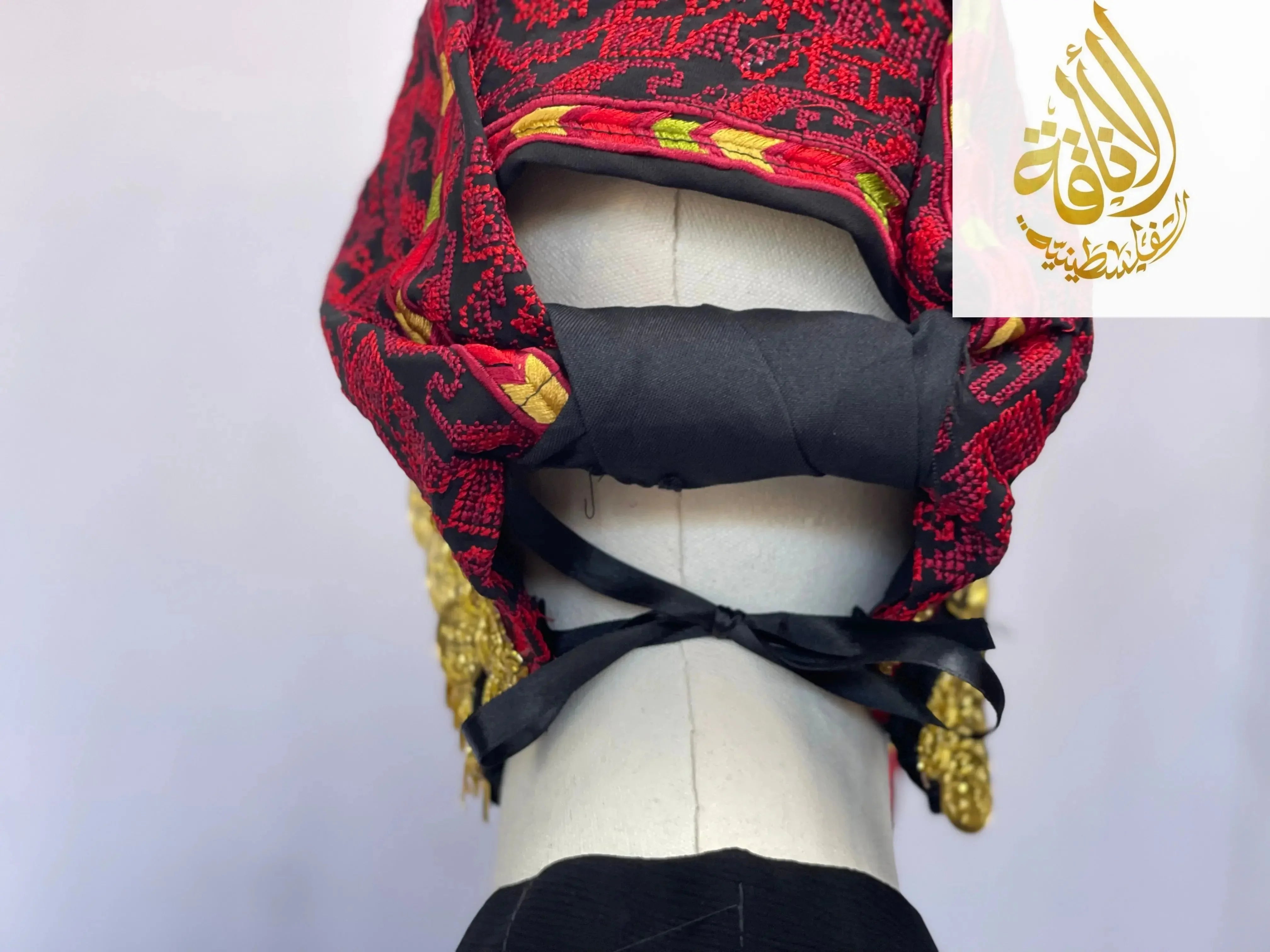 Luxurious Elegance: Awka Gold Liras Collectiong Palestinian Elegance