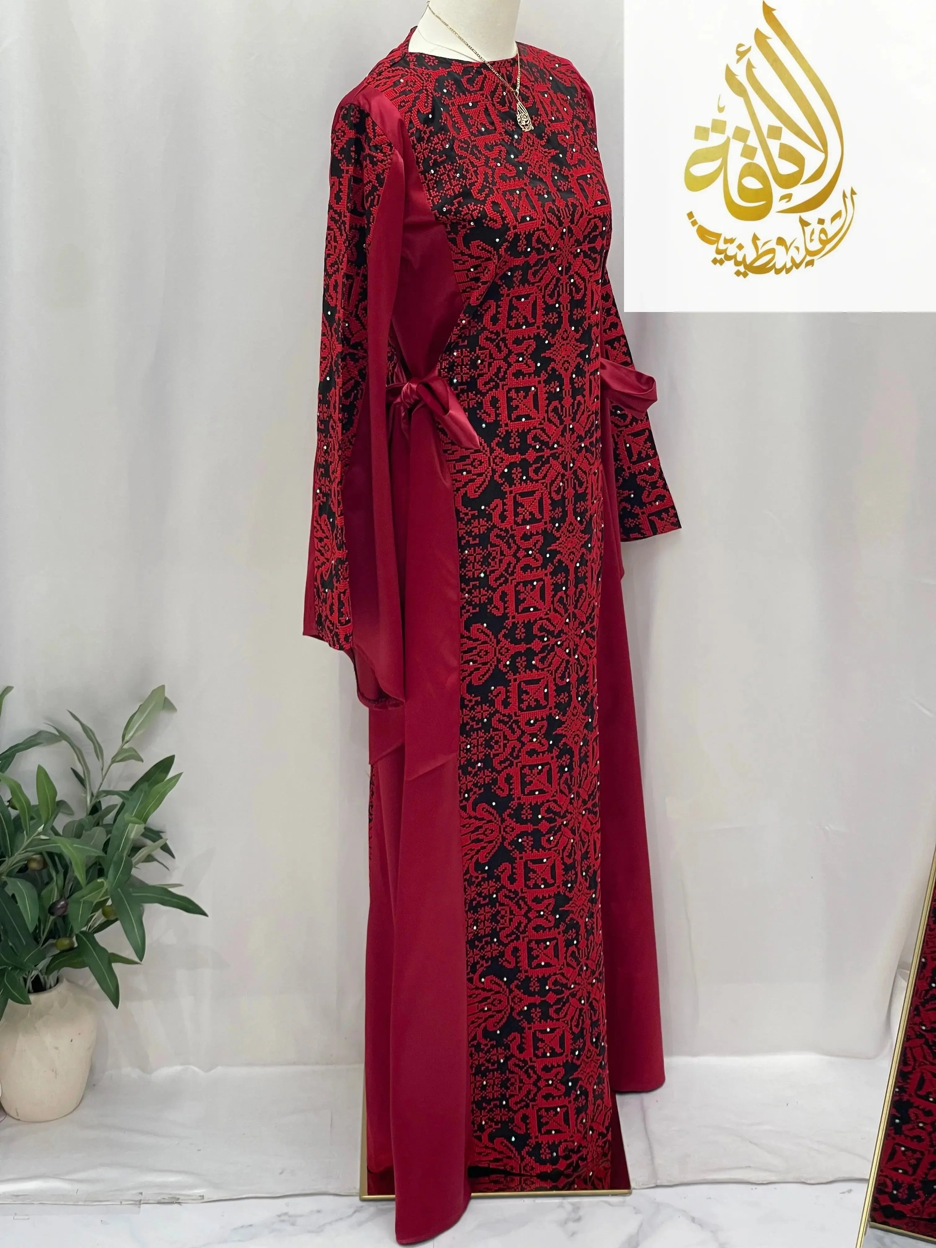 Modern Zahra Embroidered Dress | Modest Palestinian Thobe - Palestinian Elegance