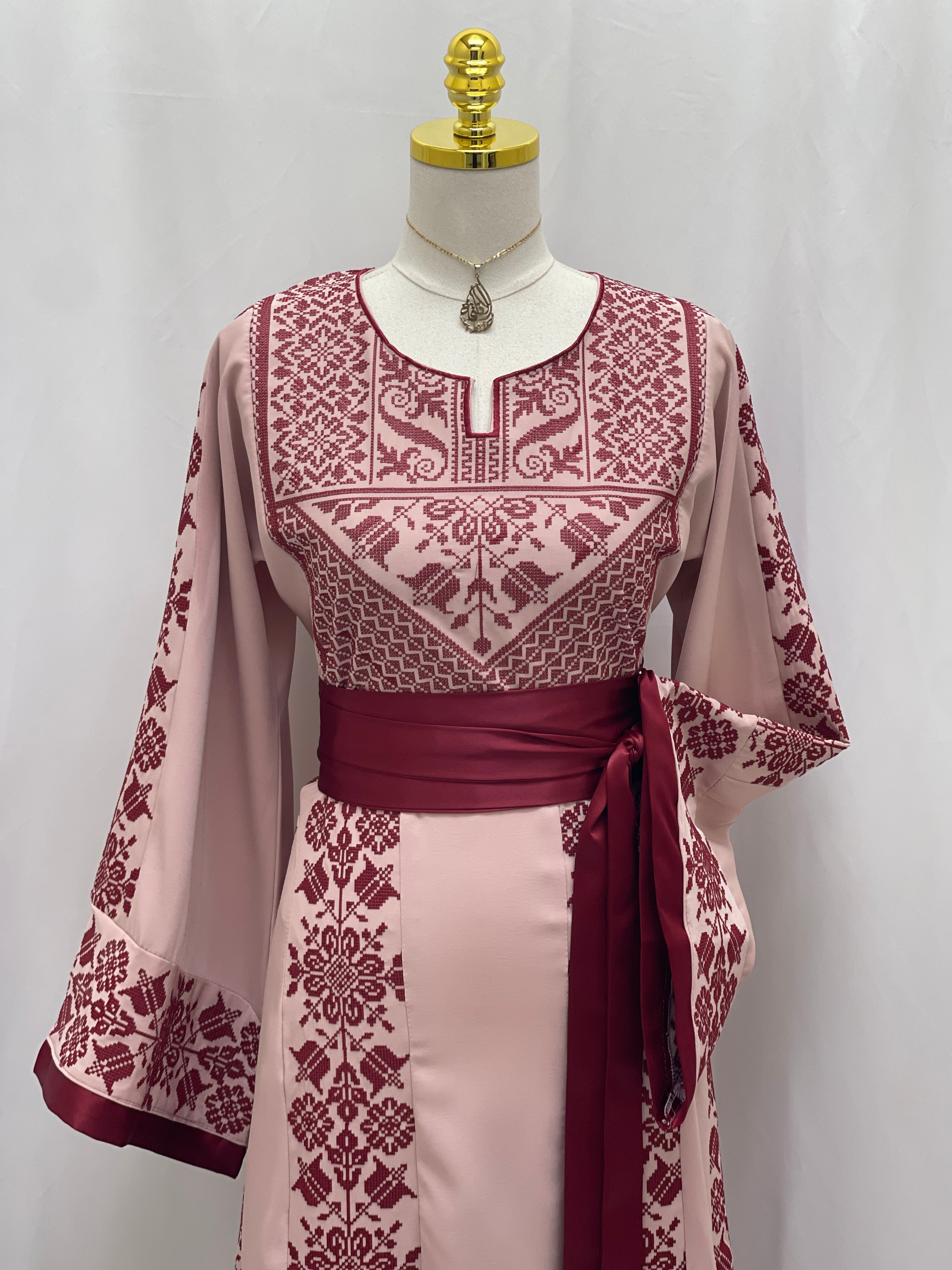 Raneem Warde Thobe: Palestinian Inspired Dress Palestinian Elegance