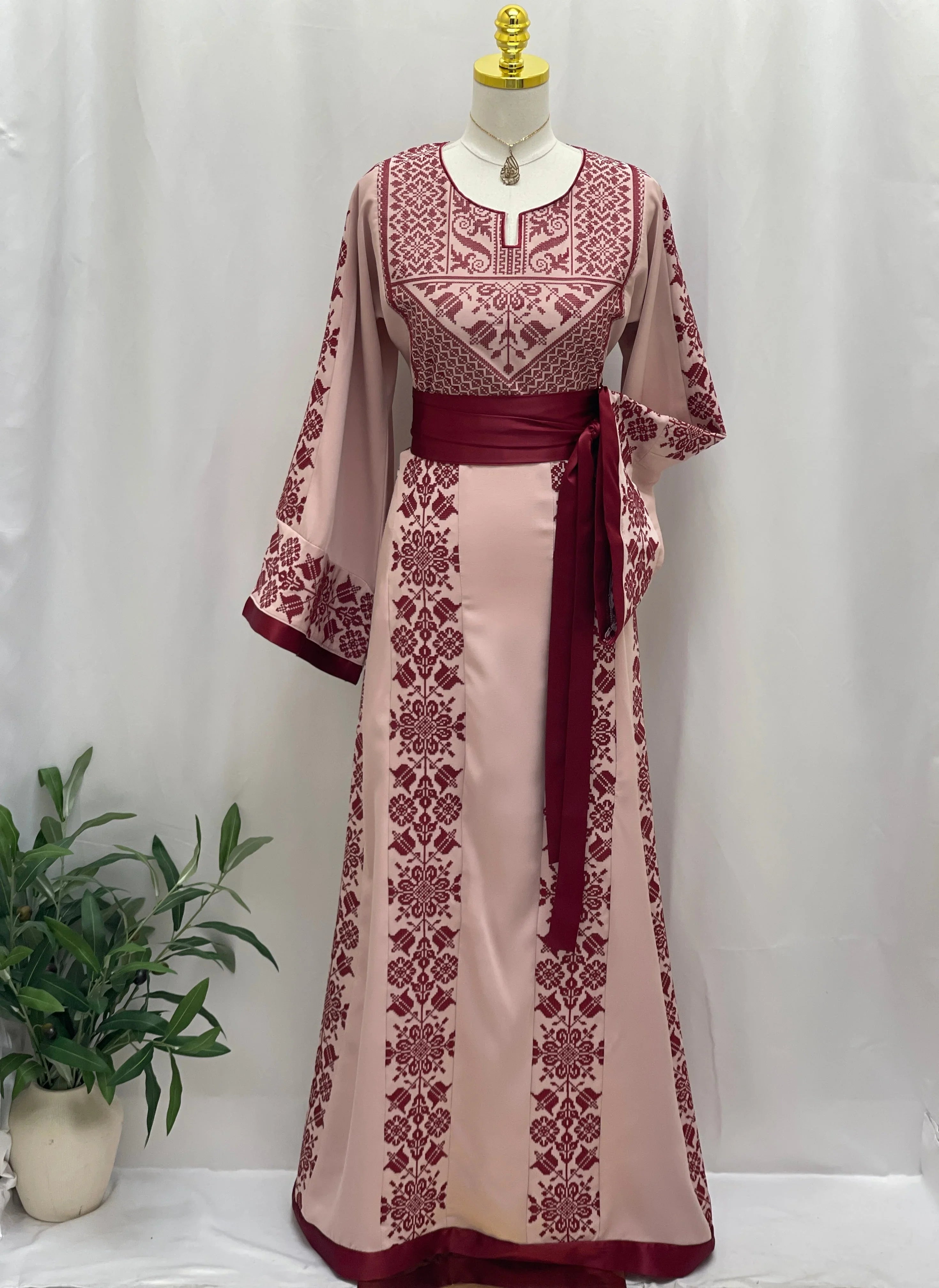 Raneem Warde Thobe: Palestinian Inspired Dress Palestinian Elegance