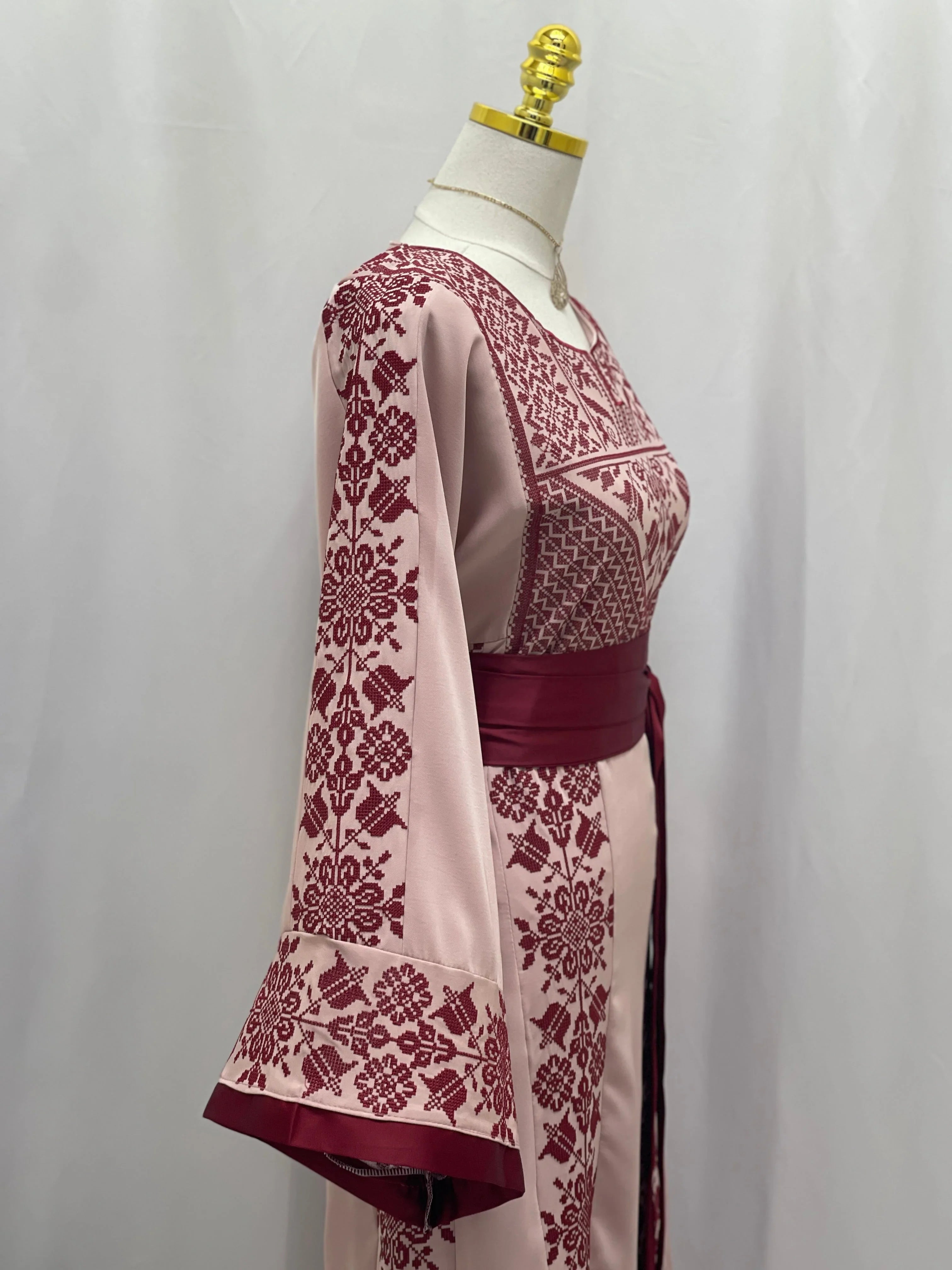 Raneem Warde Thobe: Palestinian Inspired Dress Palestinian Elegance