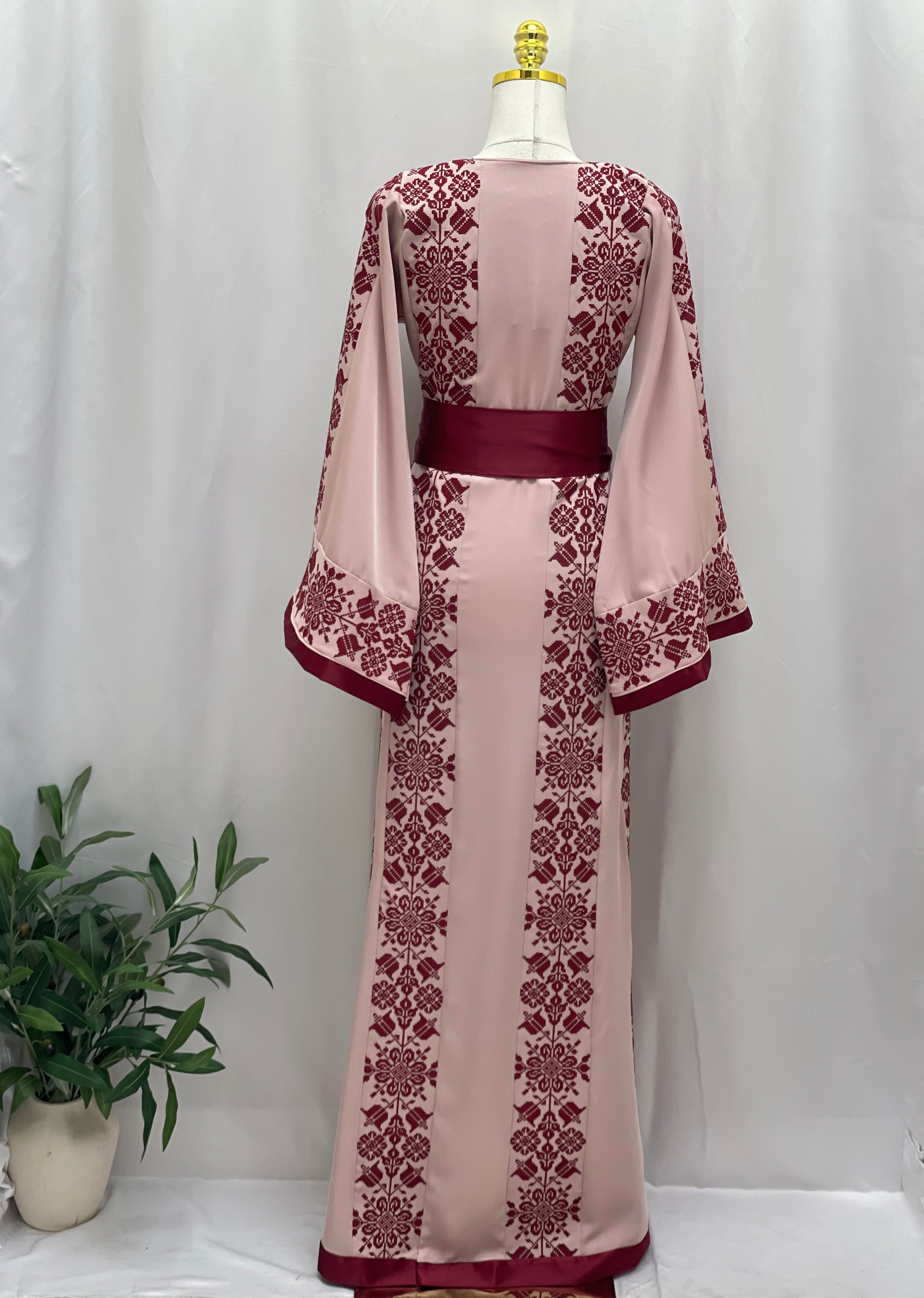 Raneem Warde Thobe: Palestinian Inspired Dress Palestinian Elegance