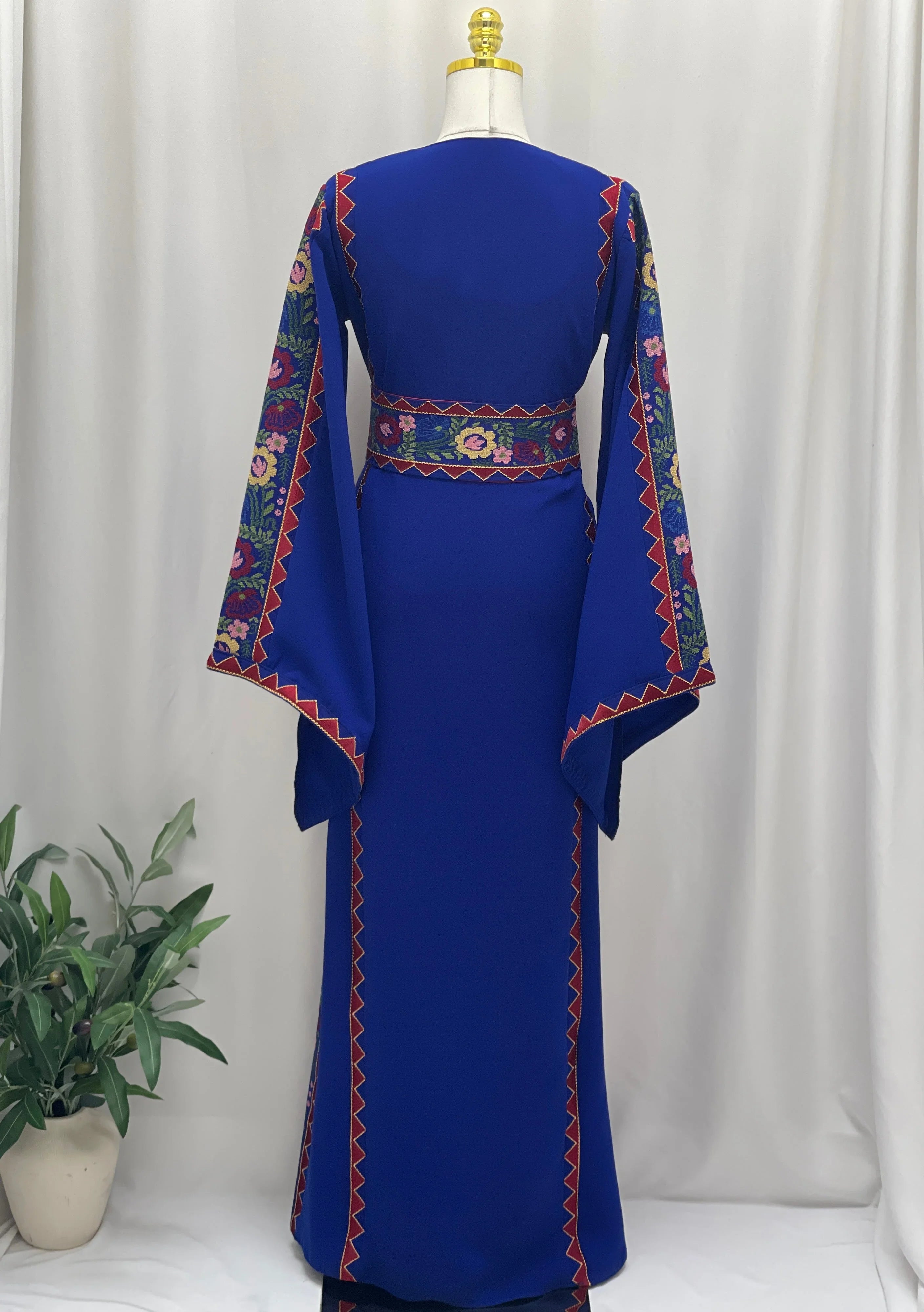 Riyahin Embroidered Thobe Palestinian Elegance