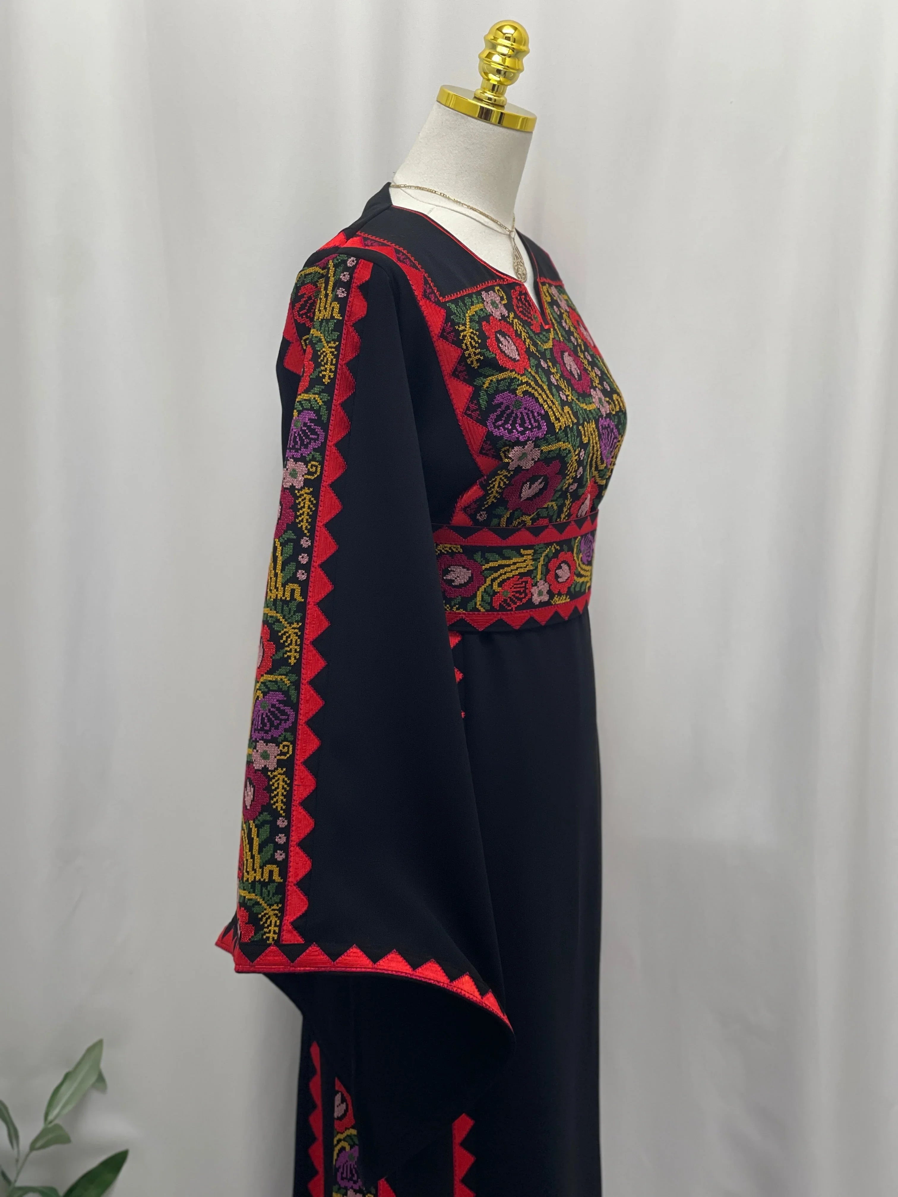 Riyahin Embroidered Thobe Palestinian Elegance