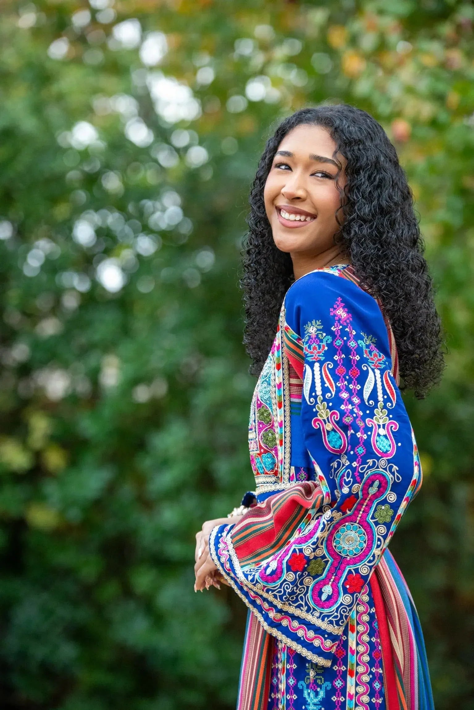 Royal Blue Majdalwi Embroidered Thoub - Elegant Middle Eastern Attire Palestinian Elegance