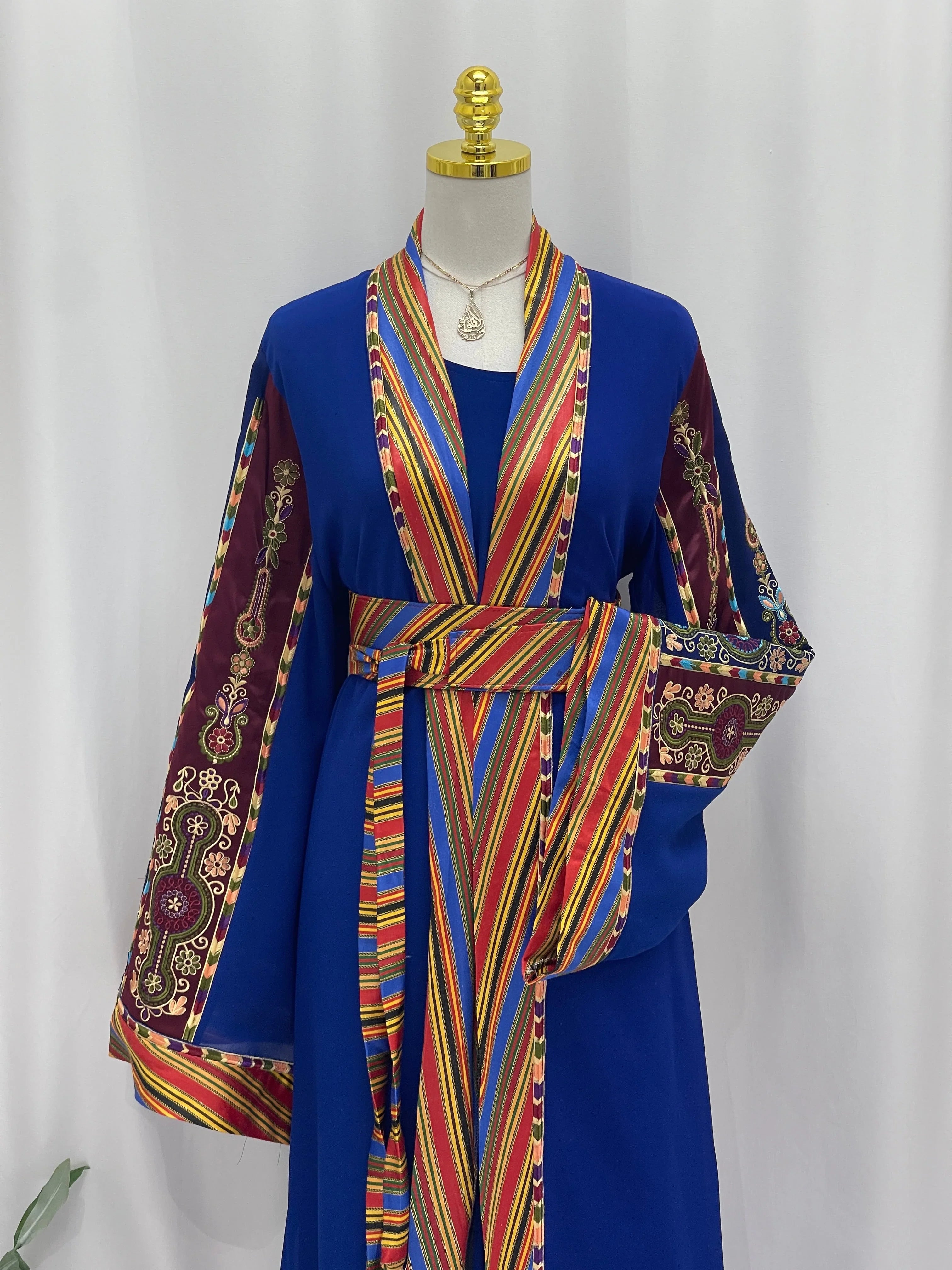 Royal Malak Open Abaya - A Perfect Fusion Of Tradition Palestinian Elegance