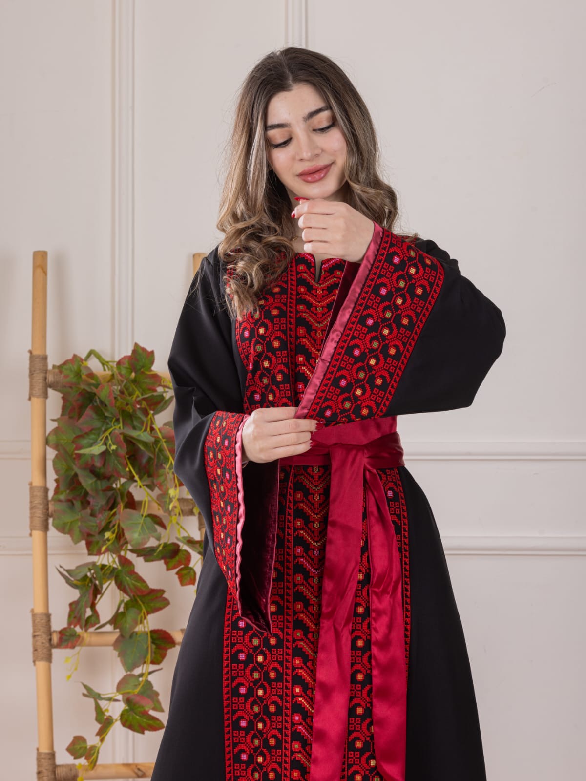 Samah Embroiderd Thobe With Belt Palestinian Traditional Design - Palestinian Elegance
