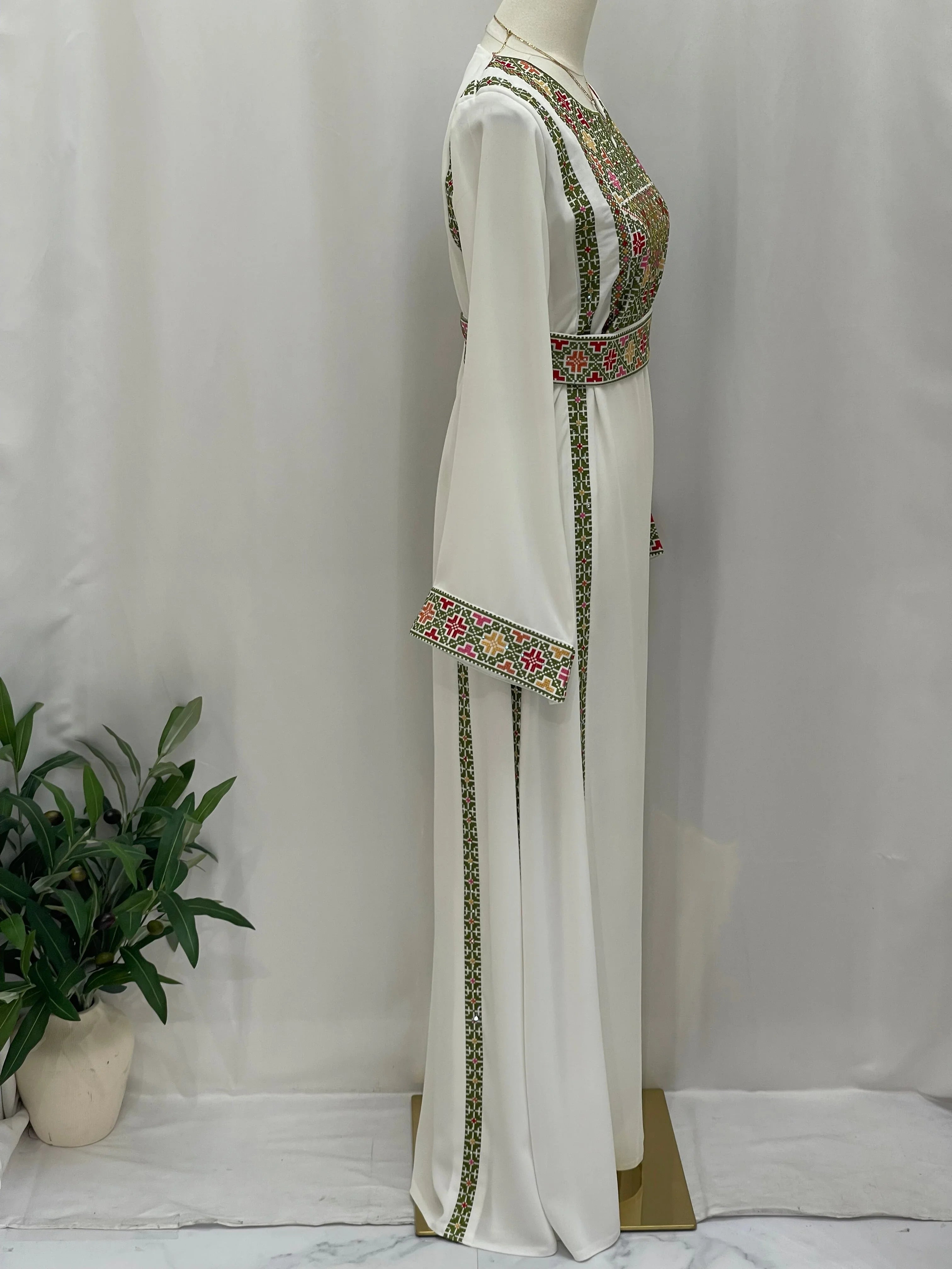 Simple 4 Vin Embroidered Thoub – Timeless Elegance & Modern Tradition - Palestinian Elegance