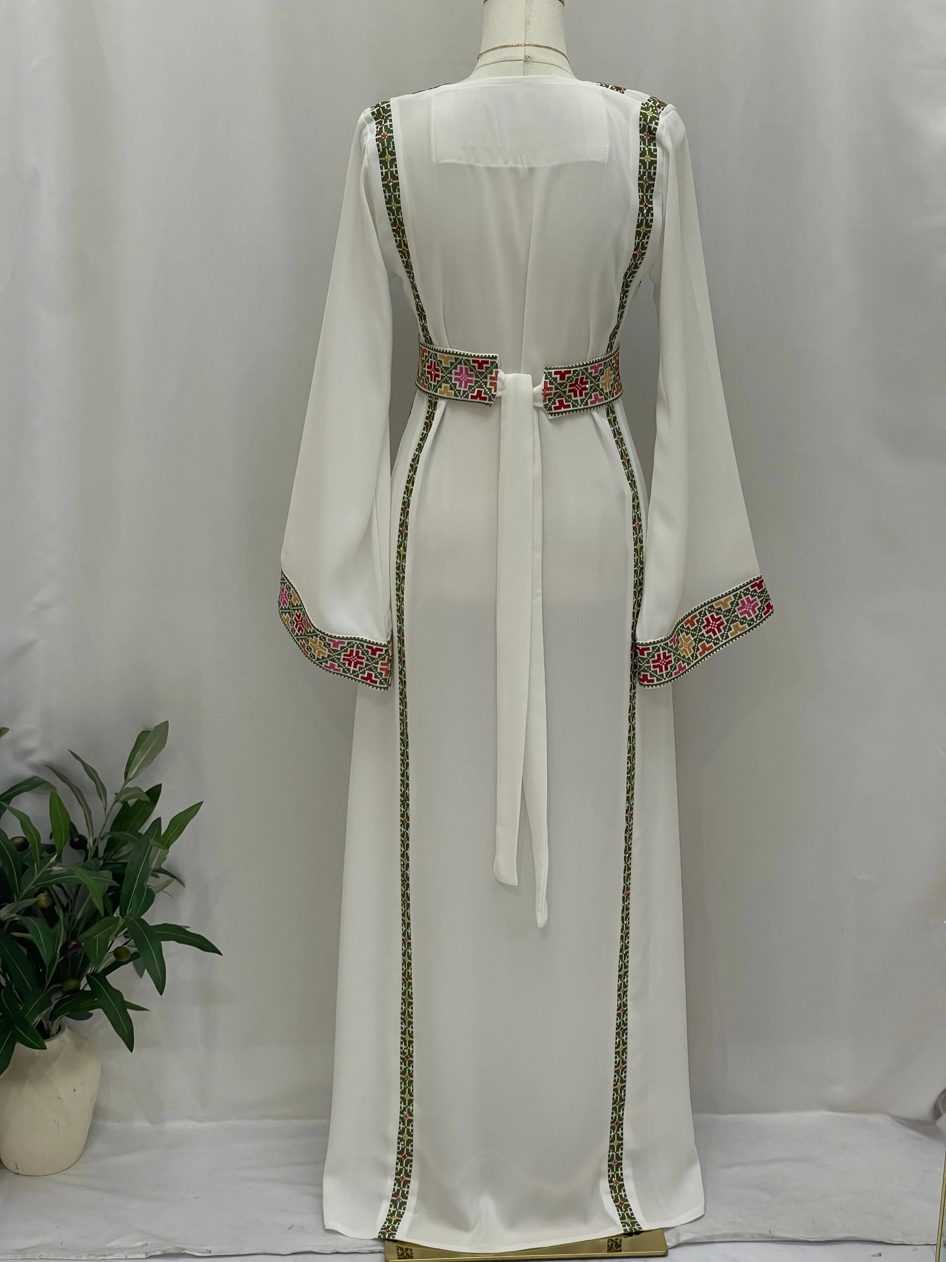 Simple 4 Vin Embroidered Thoub – Timeless Elegance & Modern Tradition - Palestinian Elegance