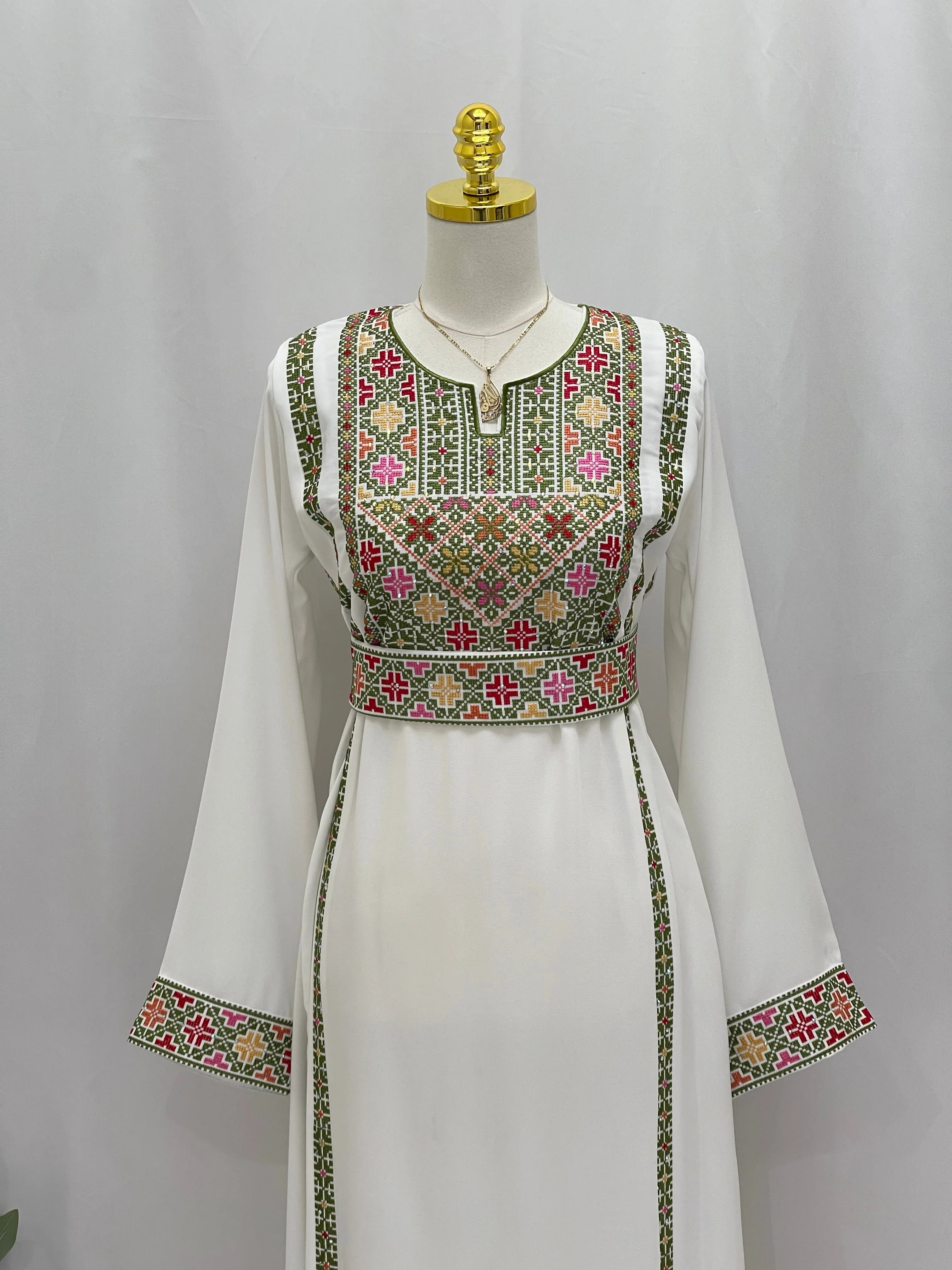 Simple 4 Vin Embroidered Thoub – Timeless Elegance & Modern Tradition - Palestinian Elegance