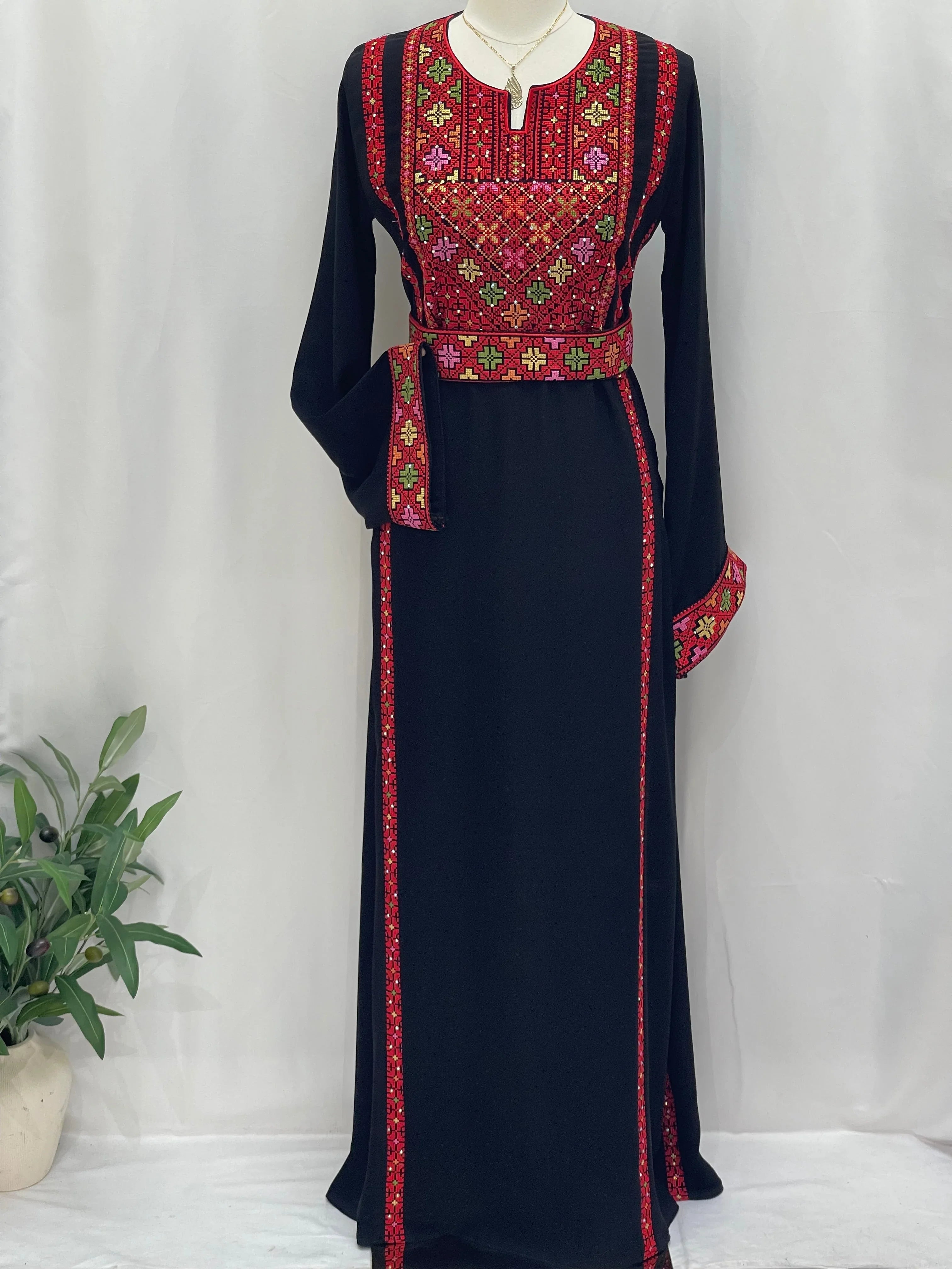 Simple 4 Vin Embroidered Thoub – Timeless Elegance & Modern Tradition - Palestinian Elegance