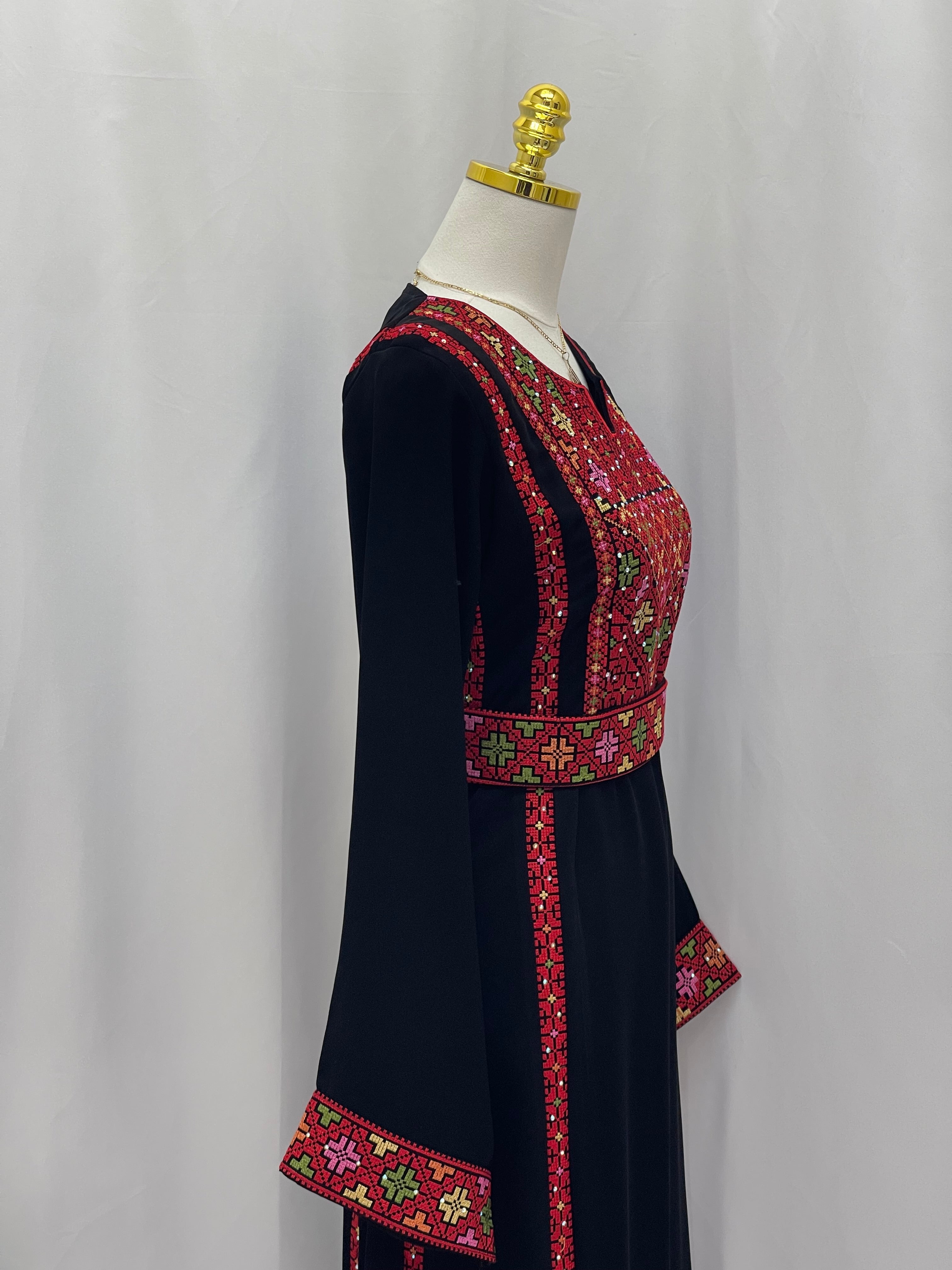 Simple 4 Vin Embroidered Thoub – Timeless Elegance & Modern Tradition - Palestinian Elegance